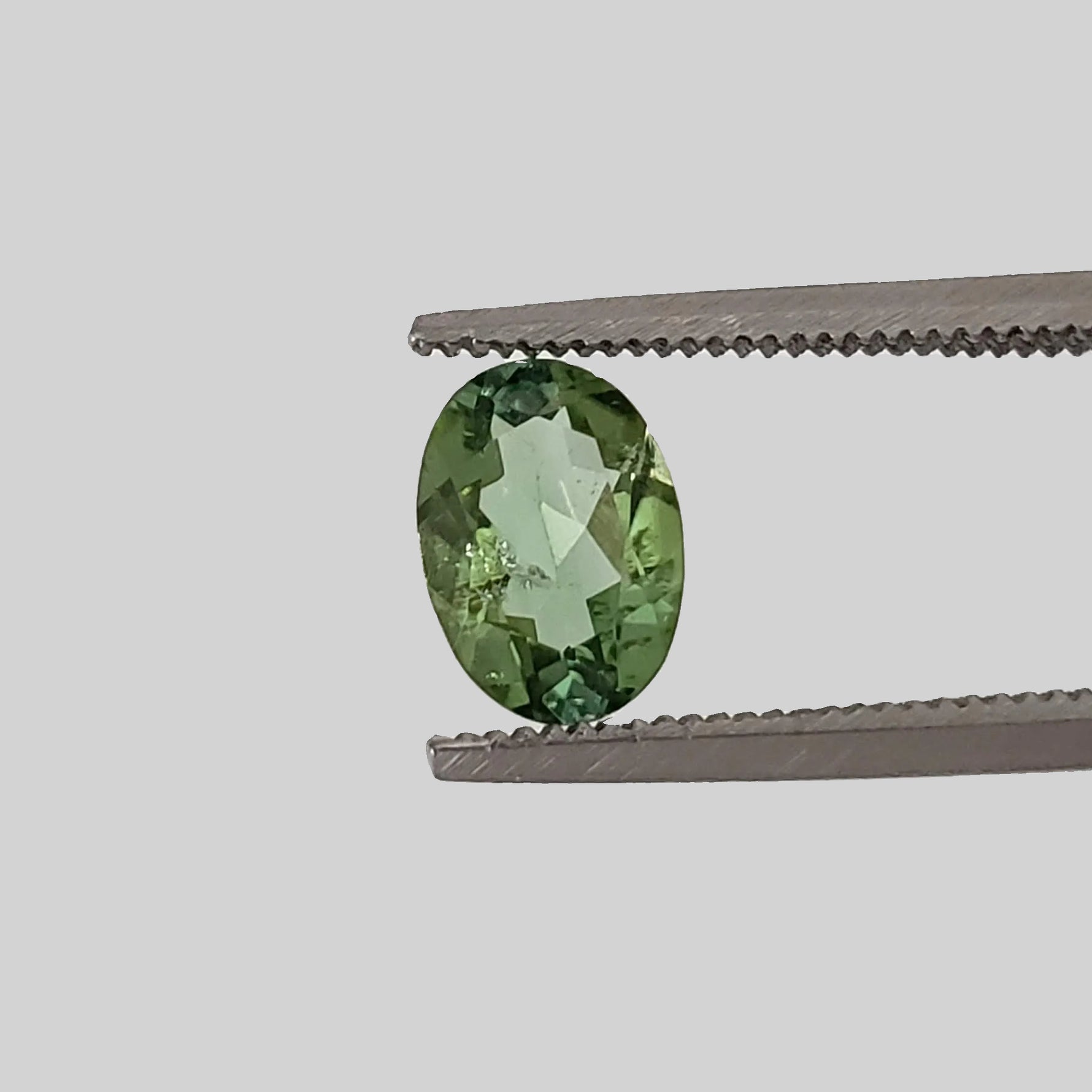 Tourmaline | Oval Cut | Green | 7x5mm 0.76ct 0
