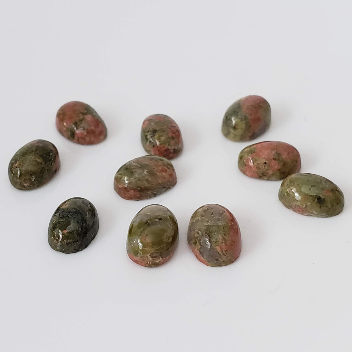 Unakite | 10 Piece Gemstone Lot | Oval Cabochon | Green With Red | 9.7tcw 2
