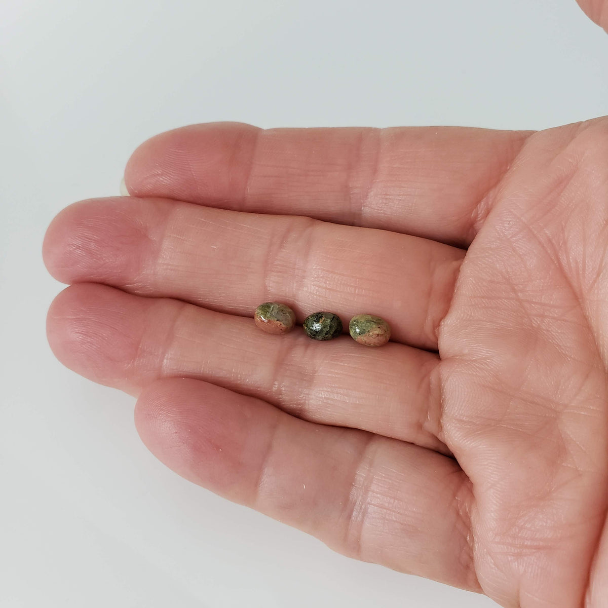 Unakite | 10 Piece Gemstone Lot | Oval Cabochon | Green With Red | 9.7tcw 7