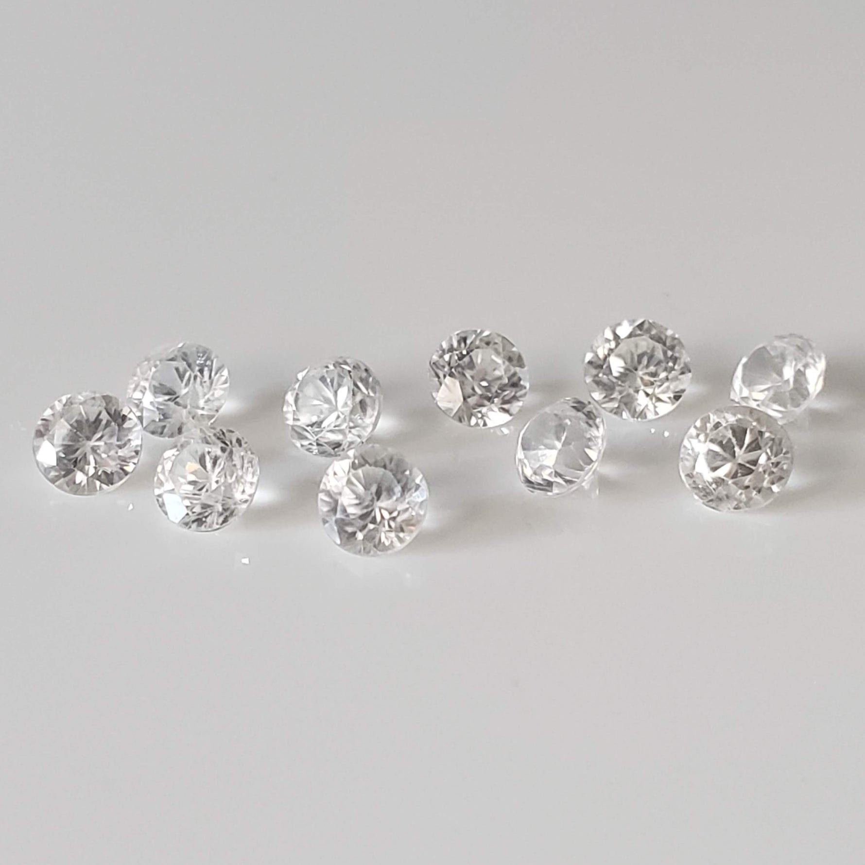  Zircon | 10 Piece Lot | Round Diamond Cut | White | 3.2mm 2.47tcw | Cambodia 
