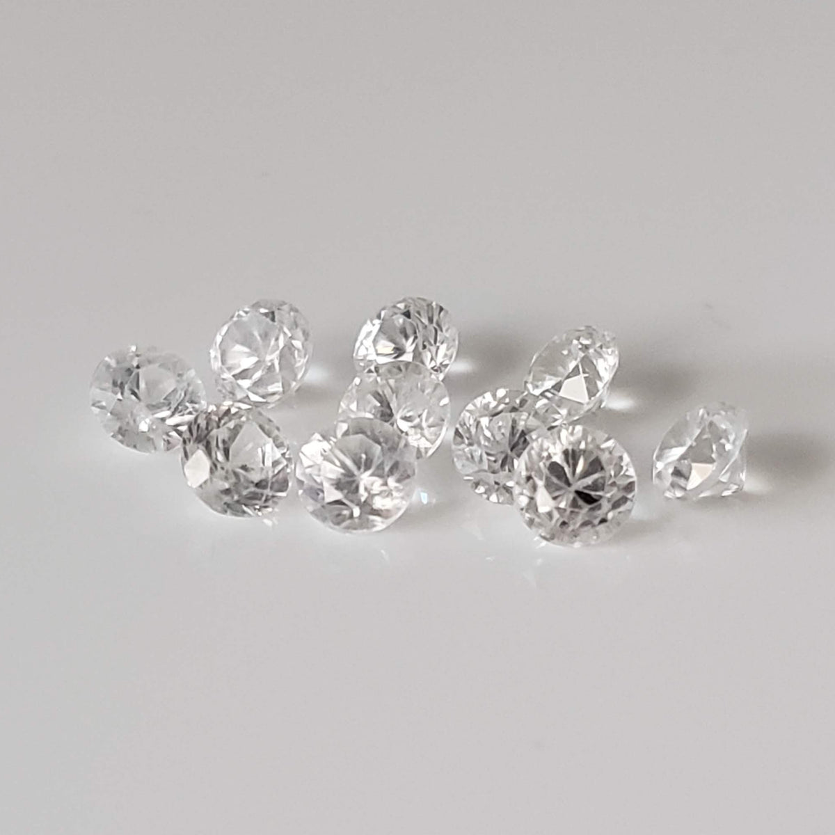  Zircon | 10 Piece Lot | Round Diamond Cut | White | 3.2mm 2.47tcw | Cambodia 1