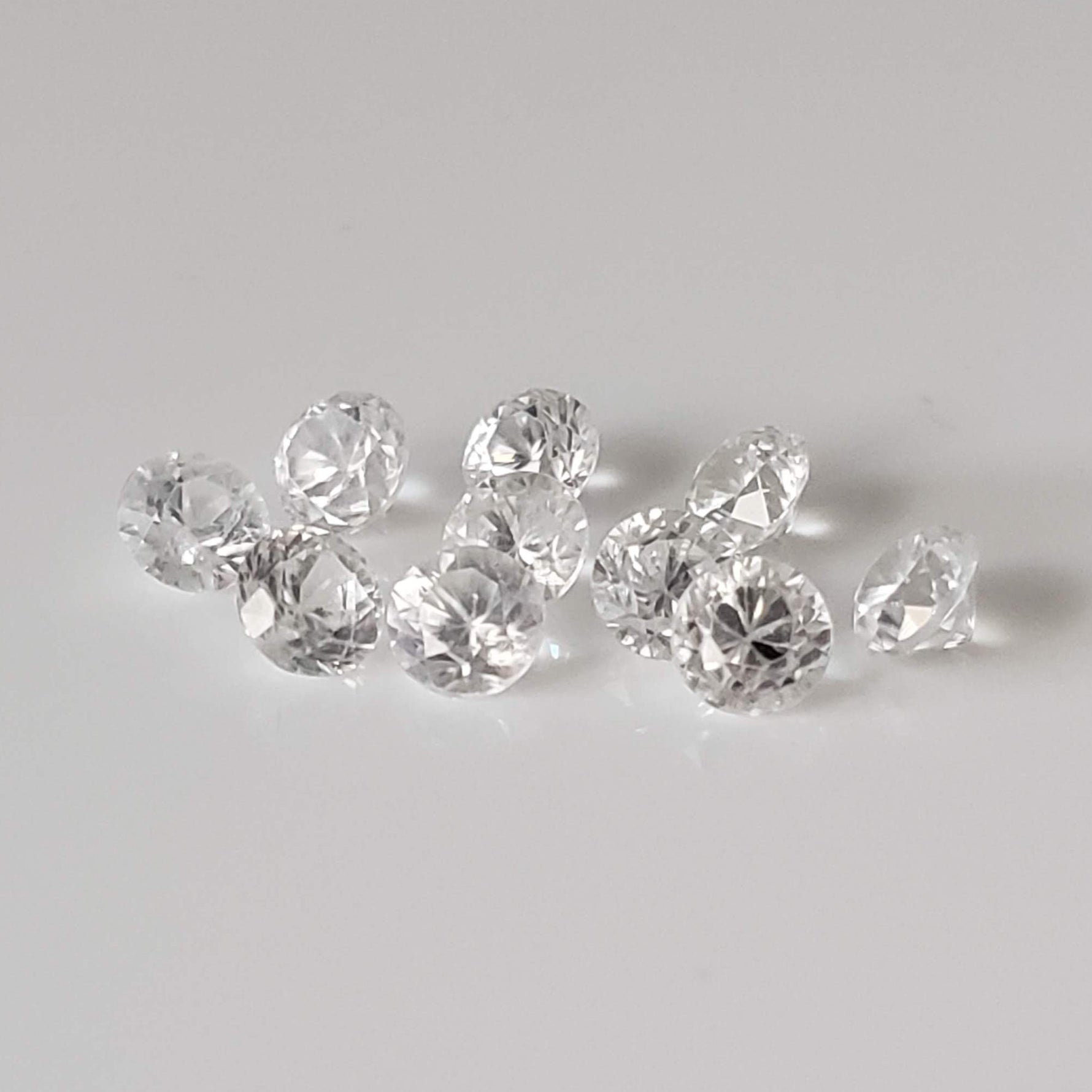  Zircon | 10 Piece Lot | Round Diamond Cut | White | 3.2mm 2.47tcw | Cambodia 1