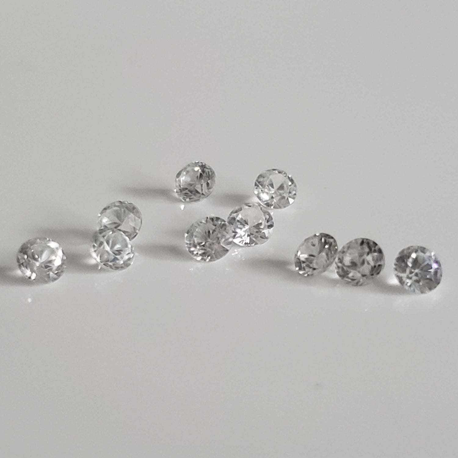  Zircon | 10 Piece Lot | Round Diamond Cut | White | 3.2mm 2.4tcw | Cambodia 1