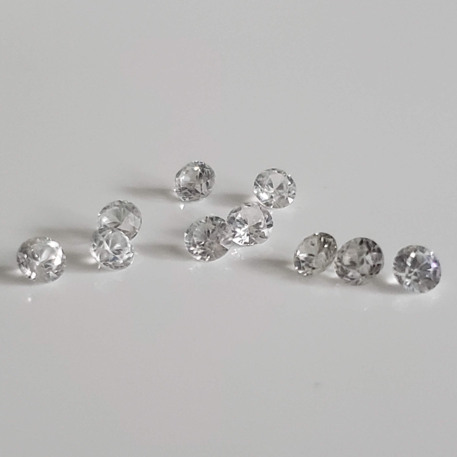  Zircon | 10 Piece Lot | Round Diamond Cut | White | 3.2mm 2.4tcw | Cambodia 1