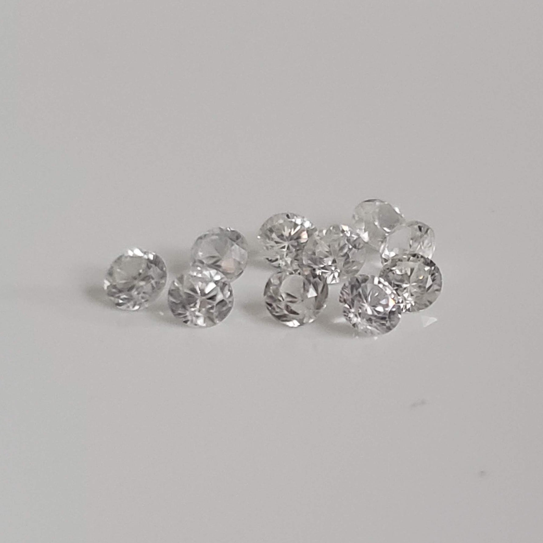  Zircon | 10 Piece Lot | Round Diamond Cut | White | 3.2mm 2.4tcw | Cambodia 
