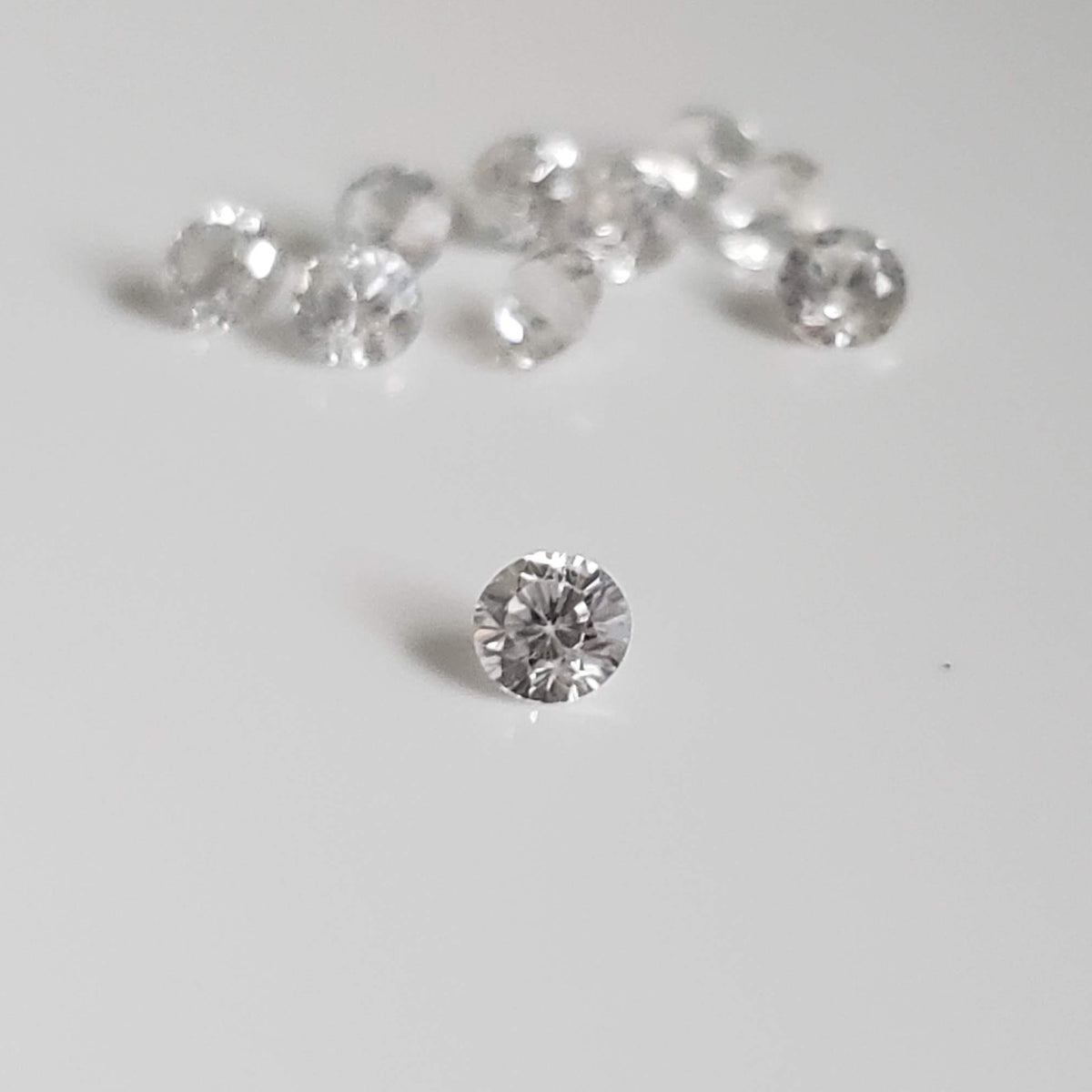  Zircon | 10 Piece Lot | Round Diamond Cut | White | 3.2mm 2.4tcw | Cambodia 4