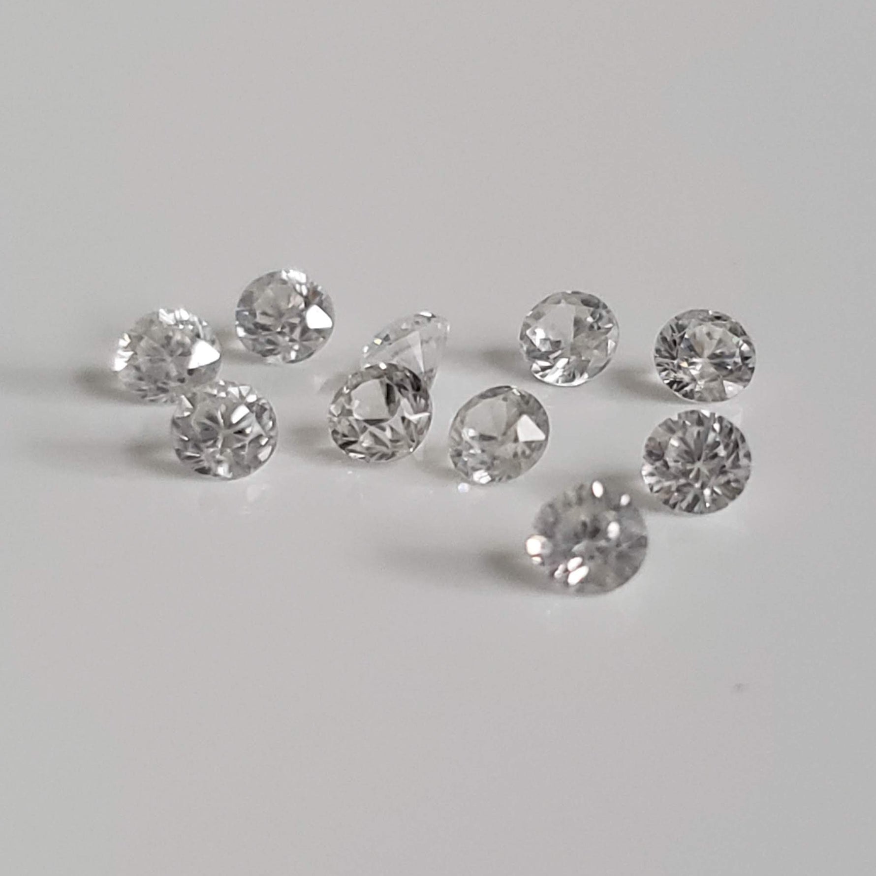  Zircon | 10 Piece Lot | Round Diamond Cut | White | 3.2mm 2.4tcw | Cambodia 2