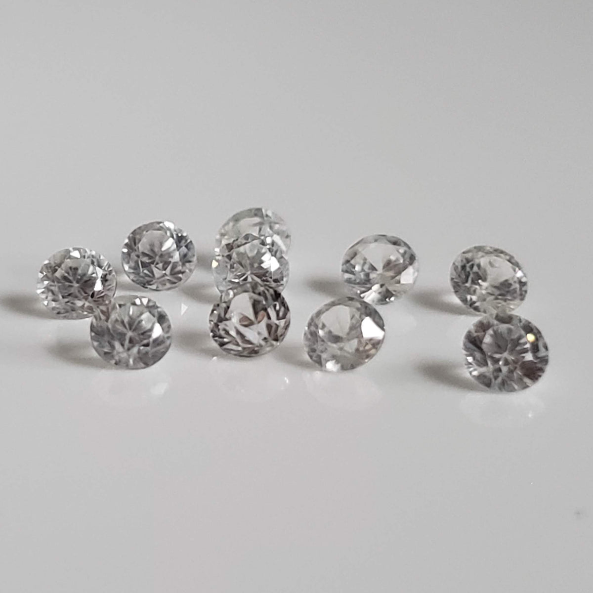  Zircon | 10 Piece Lot | Round Diamond Cut | White | 3.2mm 2.4tcw | Cambodia 3