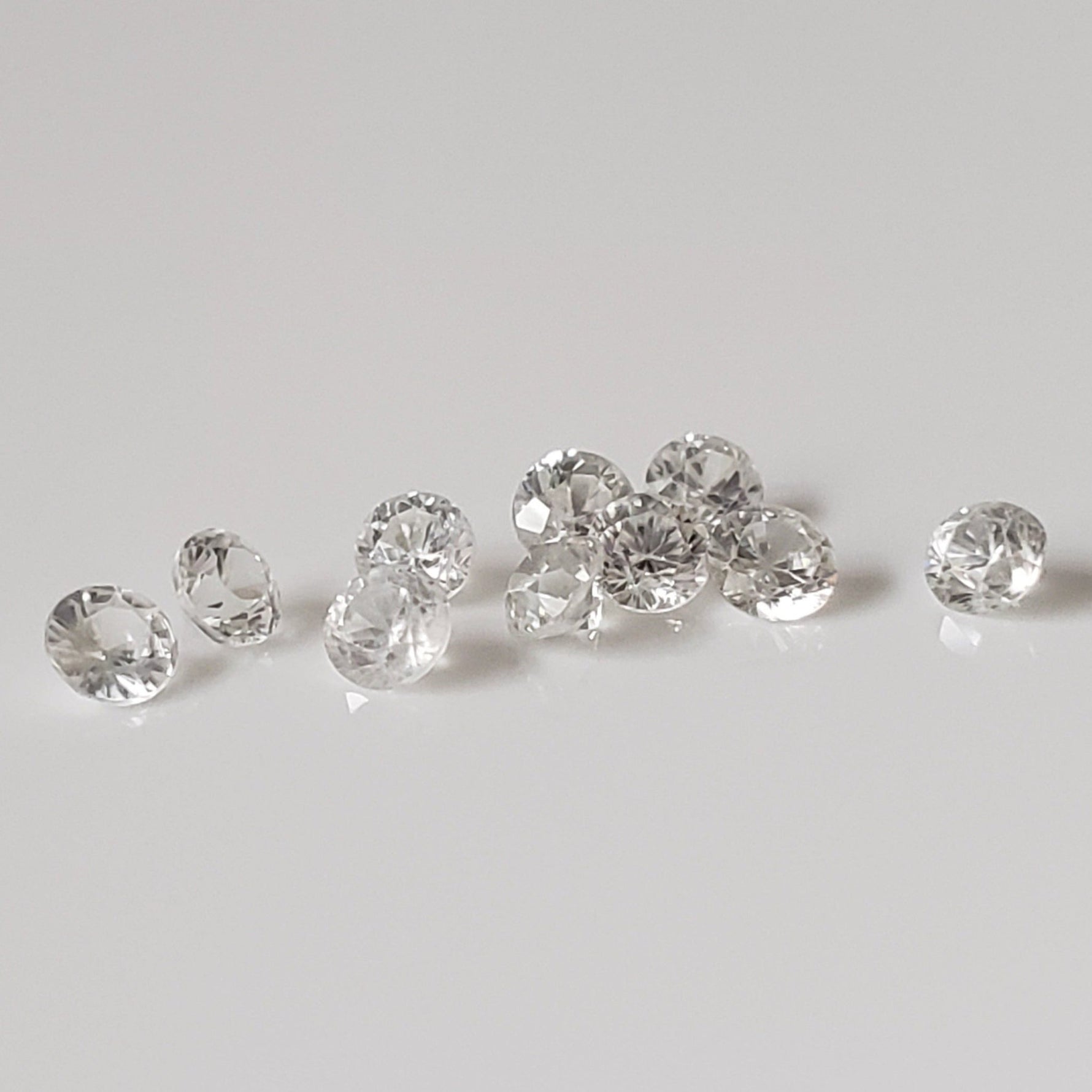  Zircon | 10 Piece Lot | Round Diamond Cut | White | 3.2mm | Cambodia 1