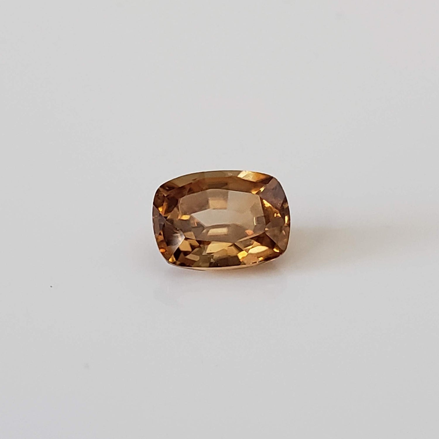  Zircon | Antique Cut | Golden | 7x5mm 