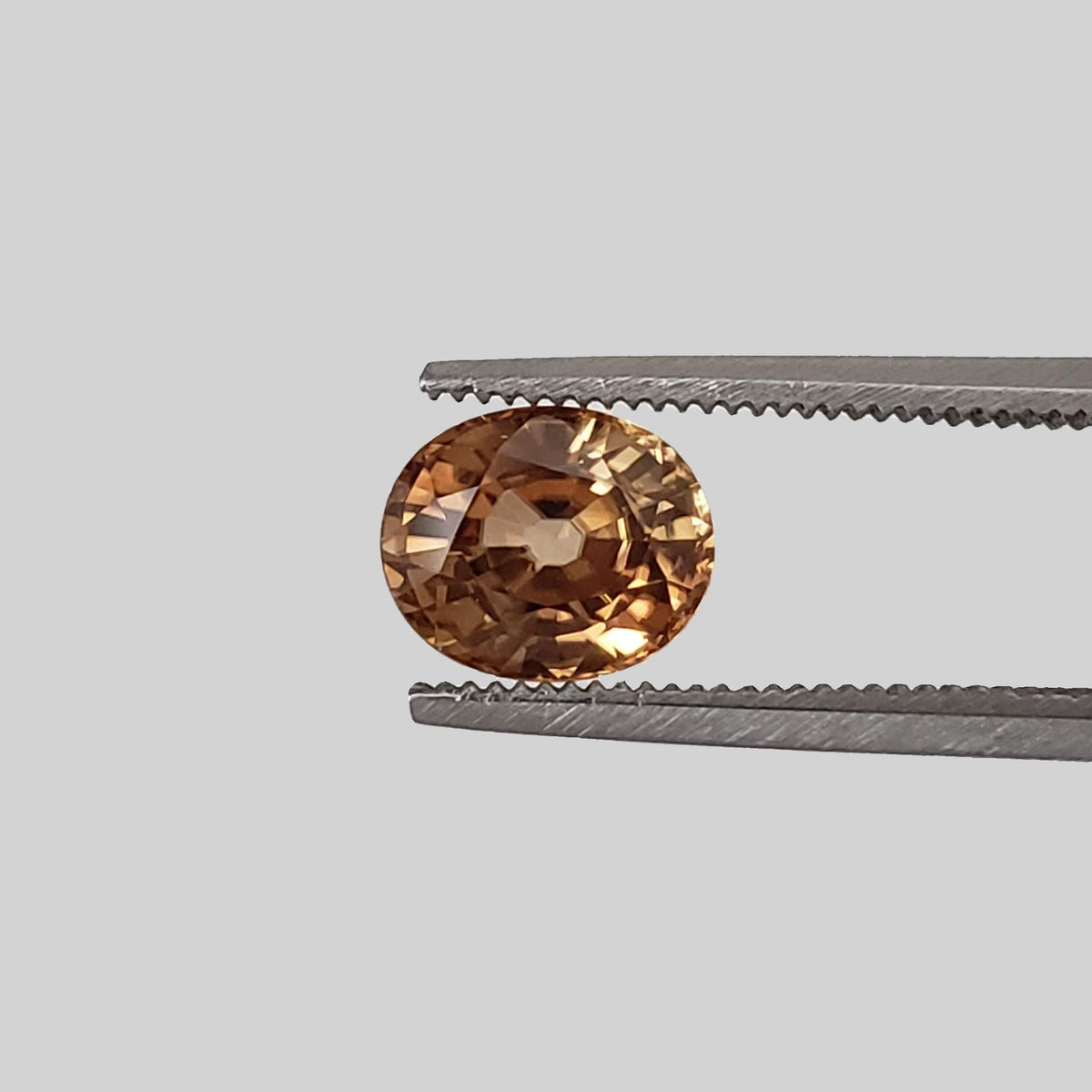  Zircon | Oval Cut | Golden | Natural | 7x5.7mm 1.74ct | Cambodia 