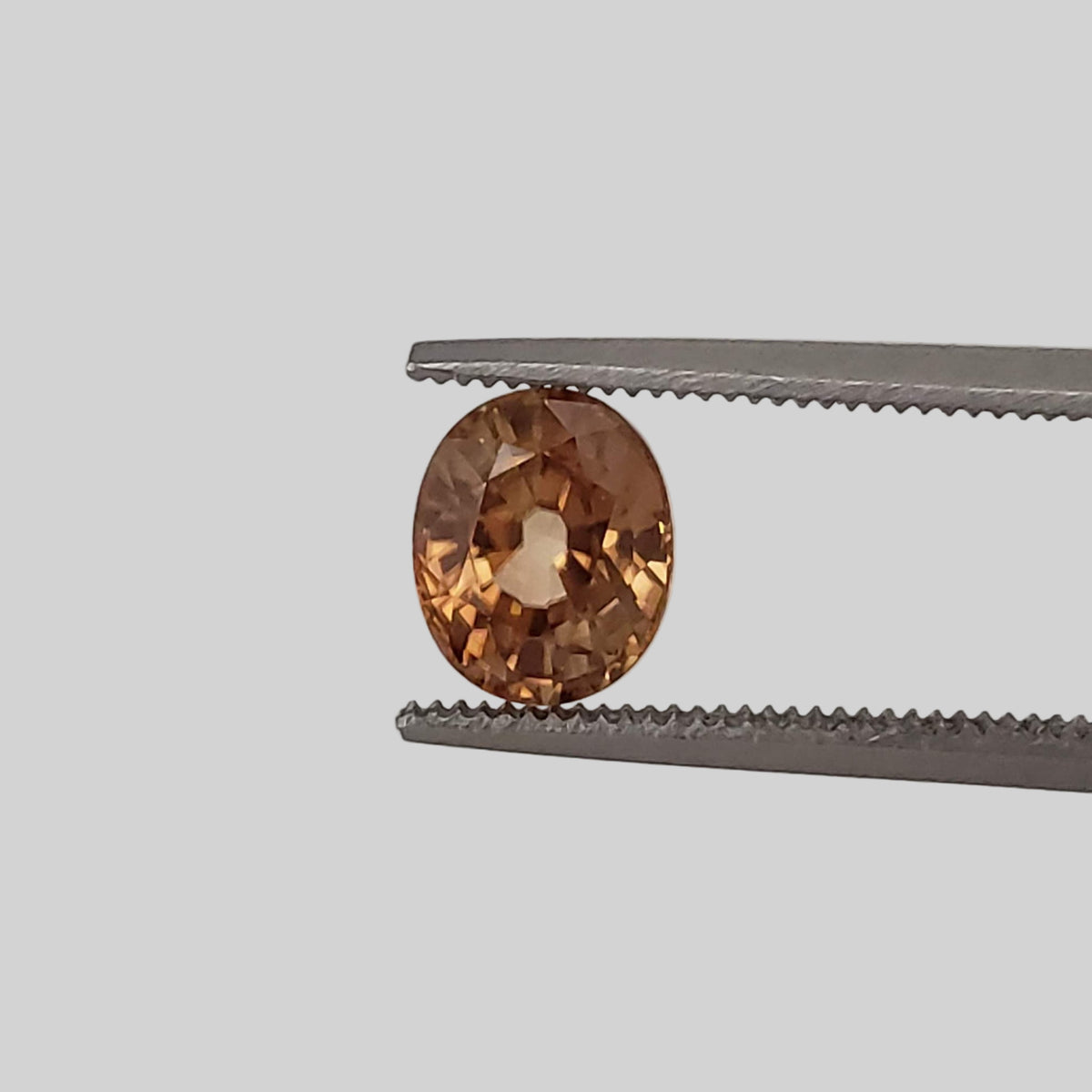  Zircon | Oval Cut | Golden | Natural | 7x5.7mm 1.74ct | Cambodia 1