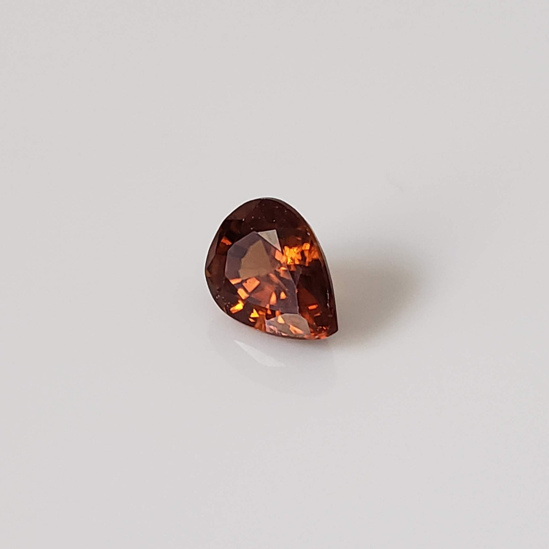  Zircon | Pear Shape Cut | Golden | 6.4x4.7mm, 1.05ct 2