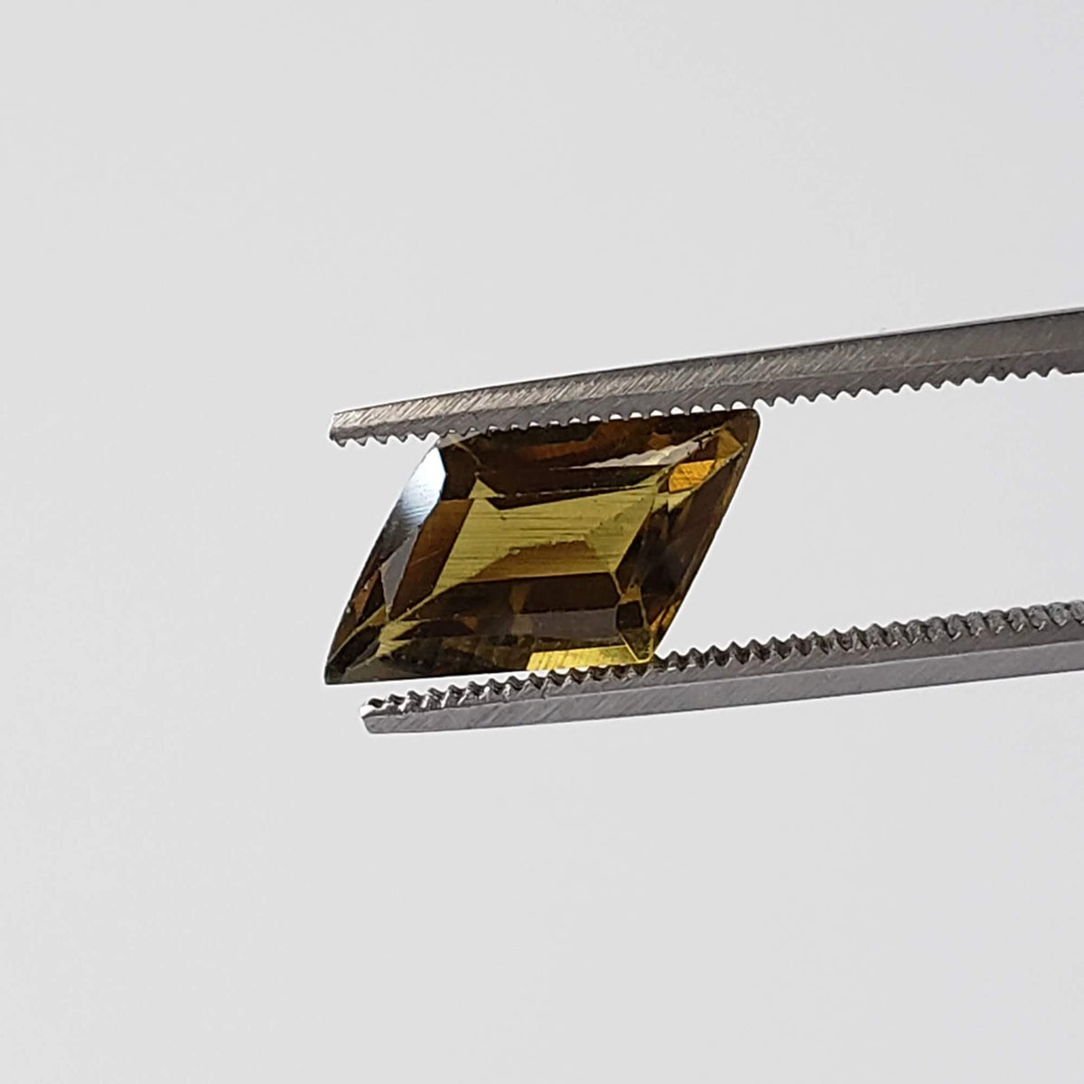 Apatite (Olive) | Lozenge Cut | Honey Green | 13.7x6.3mm 2.2ct 1