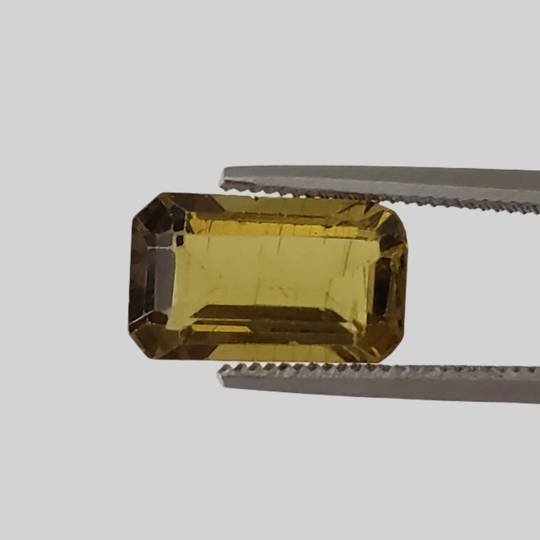 Apatite (Olive) | Octagon Cut | Honey Green | 10x6mm 2.1ct 2