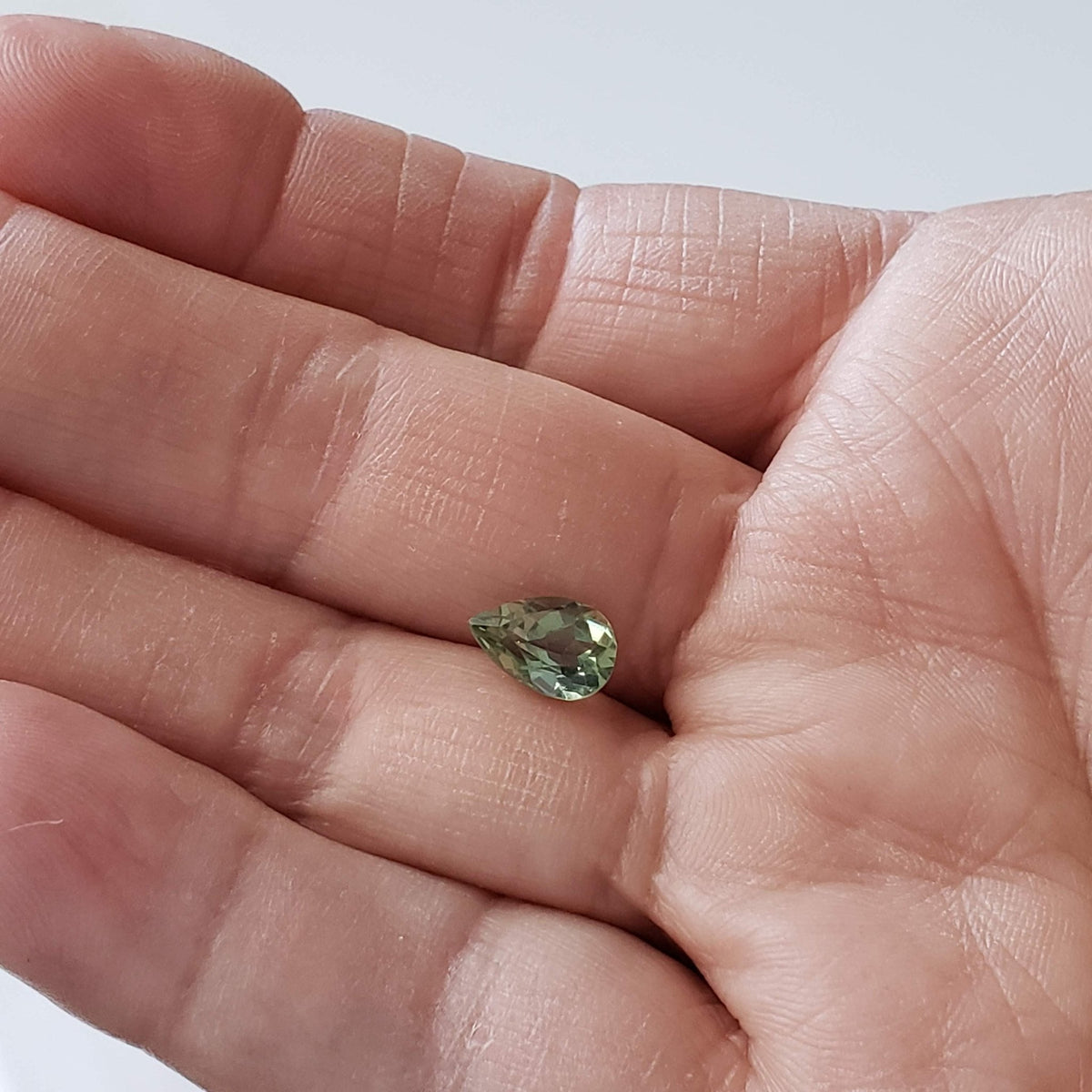 Apatite | Pear Shape Cut | Jungle Green | 9.6x6.3mm 1.8ct 7