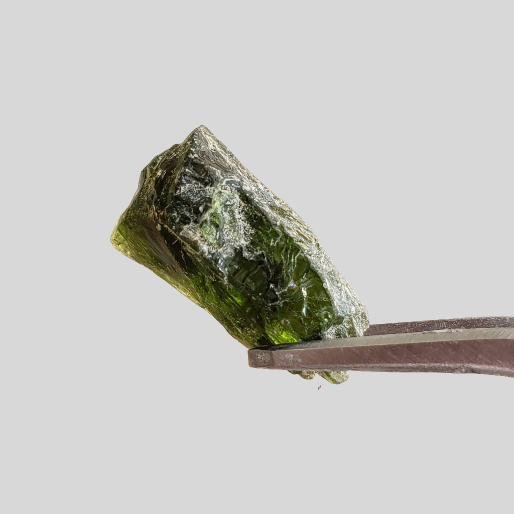 Diopside de chrome brut | Minéral vert foncé | 8,23ct | Afrique