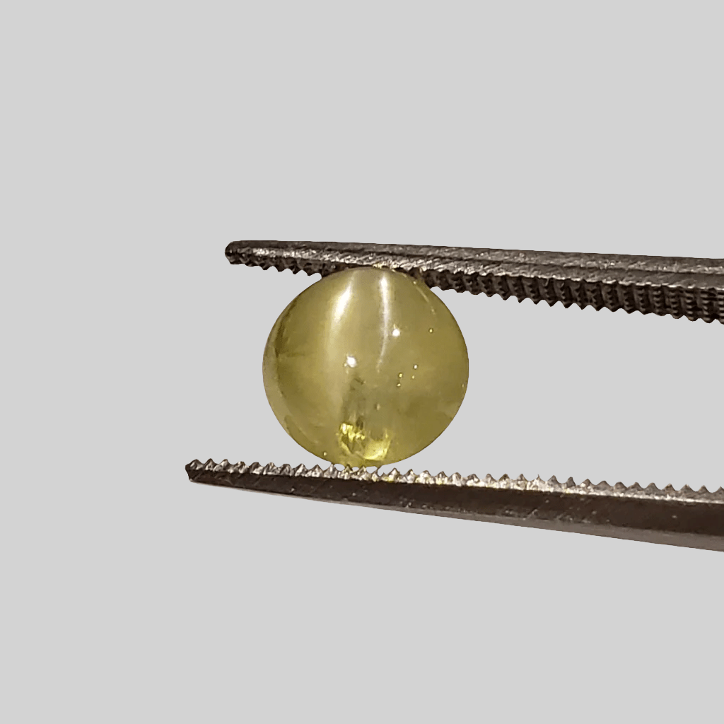   Chrysoberyl Cats Eye | Round Cabochon | Lime Green | 7.0mm 2.2ct 