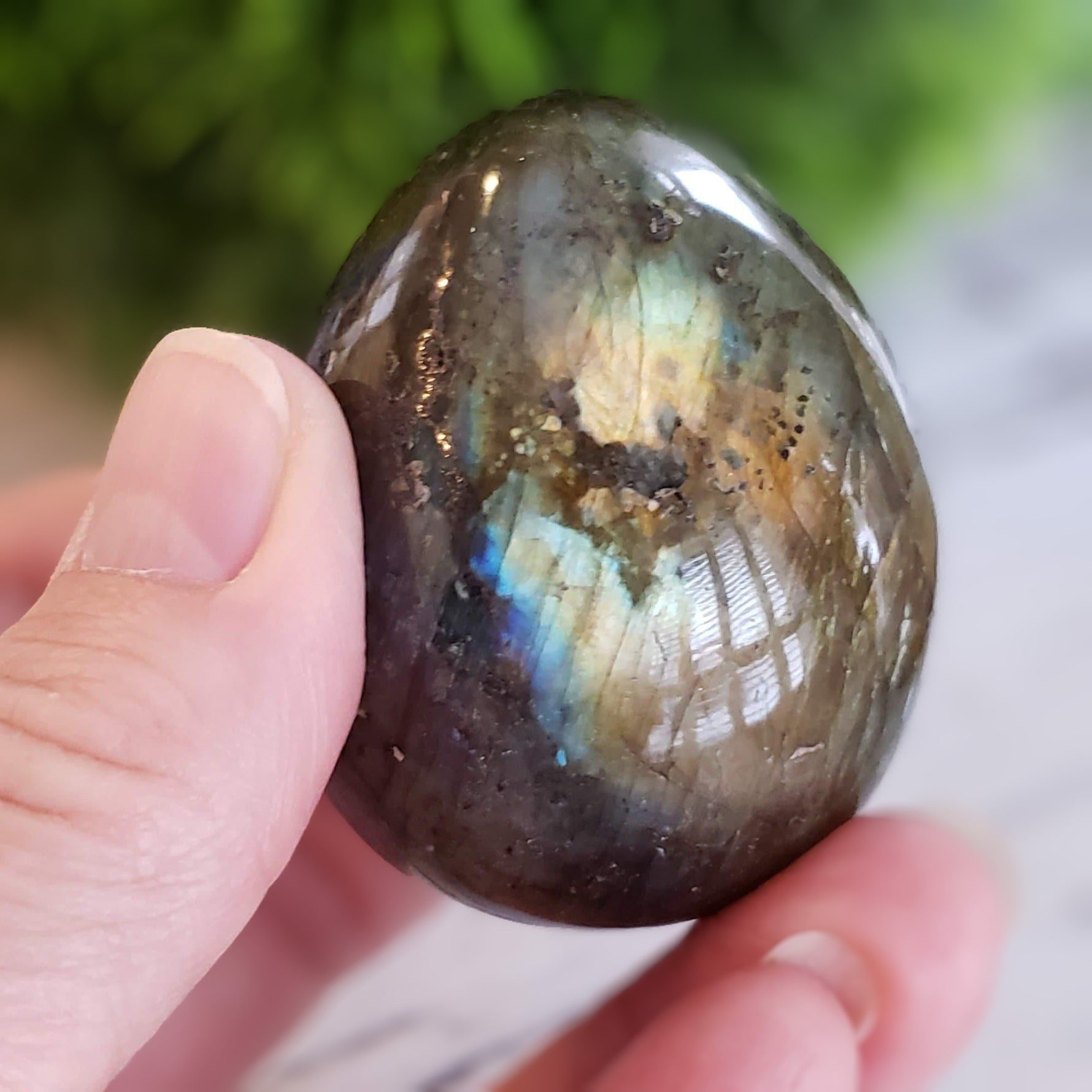  Labradorite Egg Natural Gray Rainbow 160 gr from Madagascar 