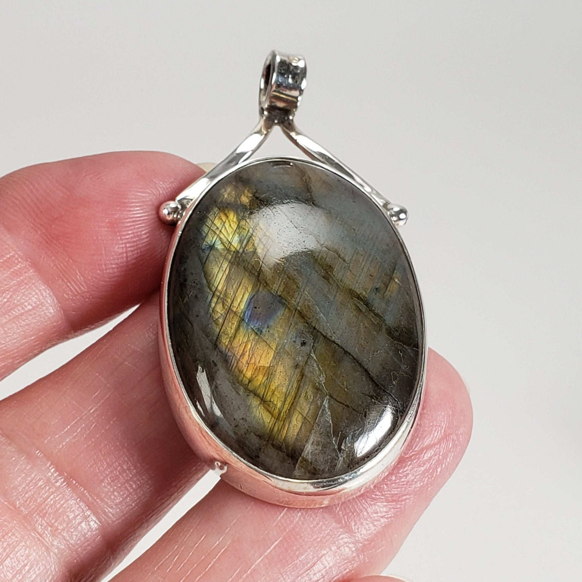   Labradorite Pendant | 925 Sterling Silver 