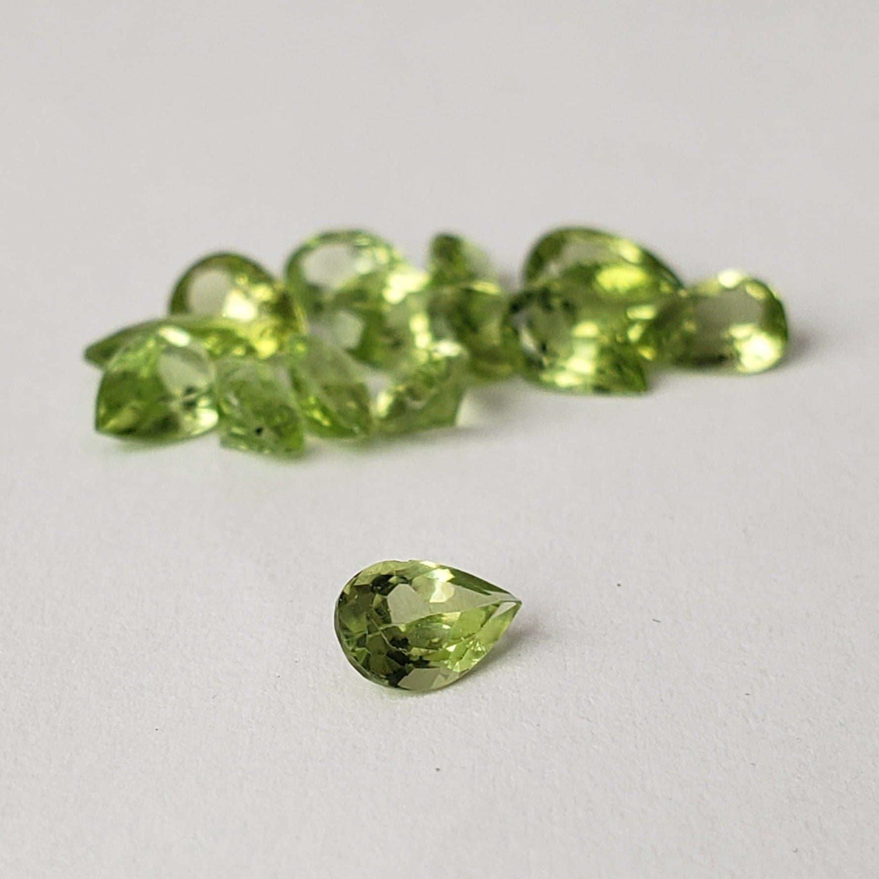 Peridot | Pear Shape Cut | 6x4mm 1