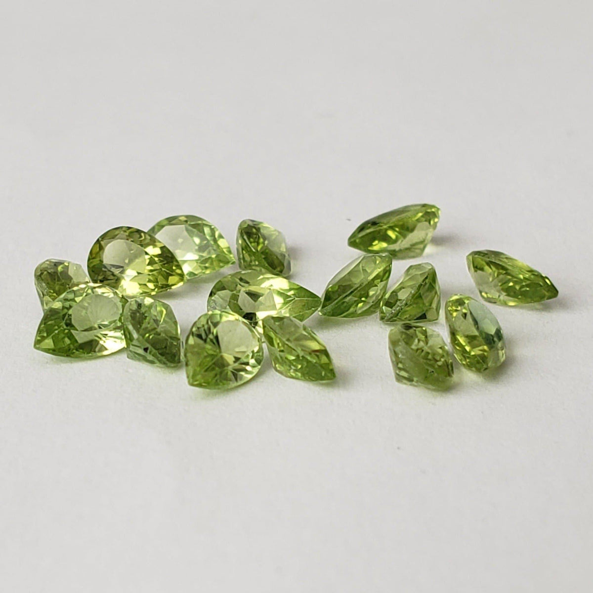 Peridot | Pear Shape Cut | 6x4mm 2