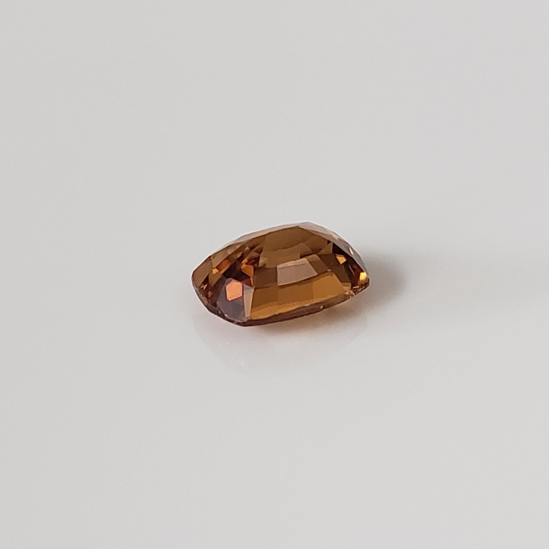 Zircon | Antique Cut | Golden | 8x6mm | Cambodia