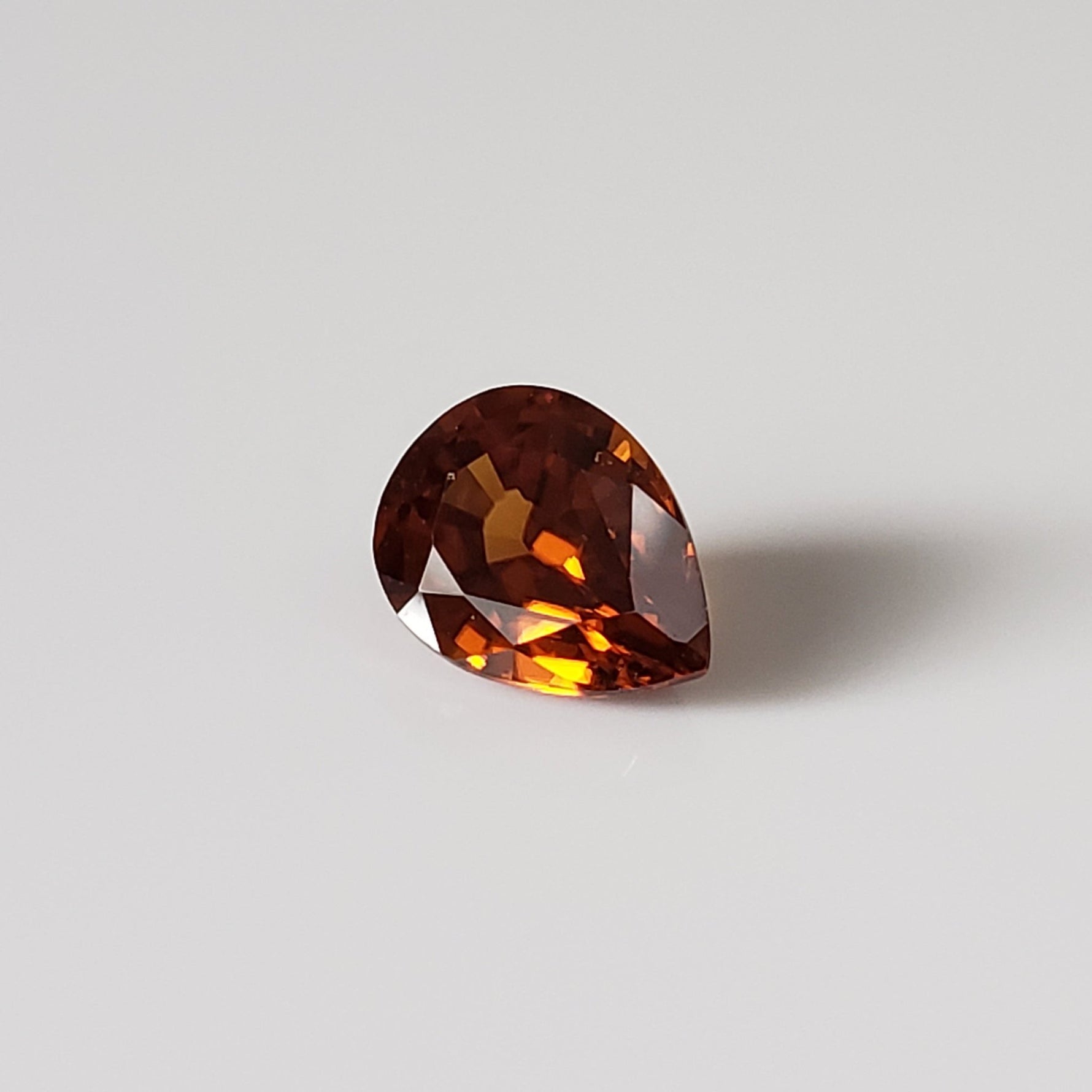   Zircon | Pear Shape Cut | Golden | 8x6mm 