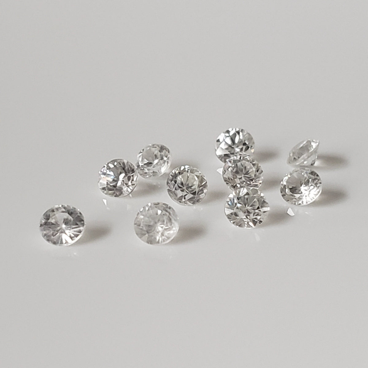 Zircon | 10 Piece Lot | Round Diamond Cut | White | 3.2mm | Cambodia