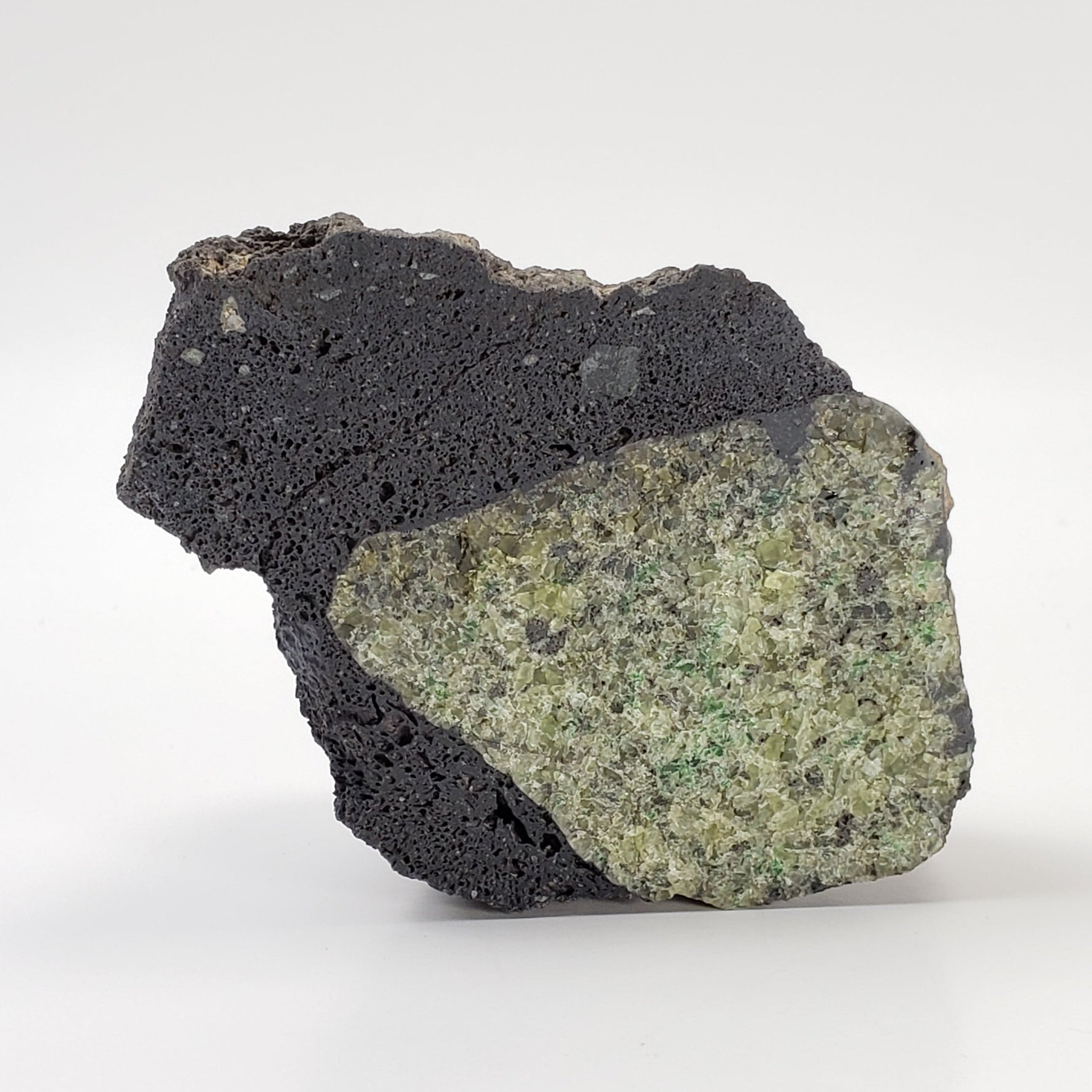  Volcanic rocks olivine bomb 254.5 gr Mt Shadwell volcano rock lava 