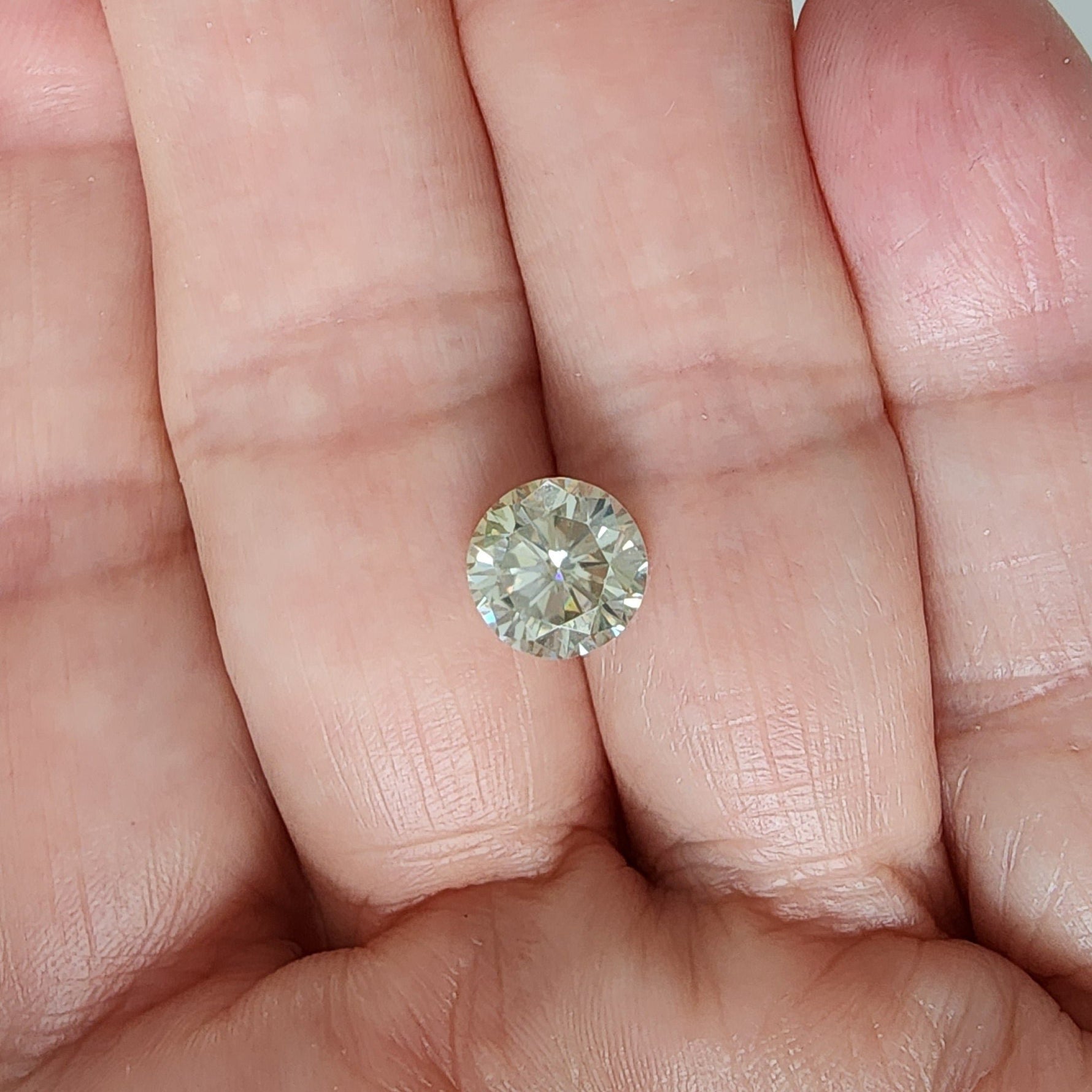 Moissanite | Round Diamond Cut | Pale Yellow | 8.5mm