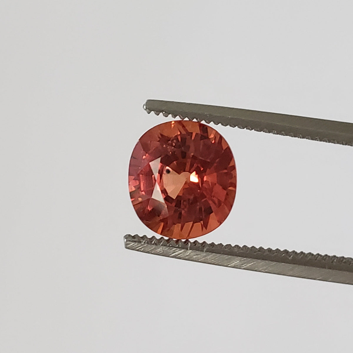 Sapphire | Oval Cut | Imperial Orange | 7.5x6.5mm 1.94ct | Tanzania