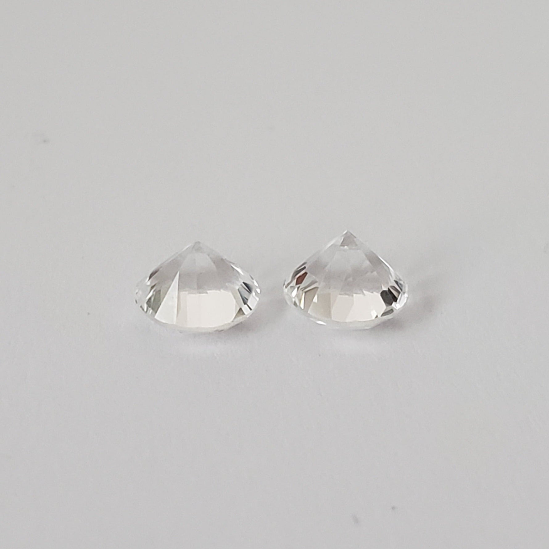  Topaz Pair | Round Cut | White | 5.5mm 