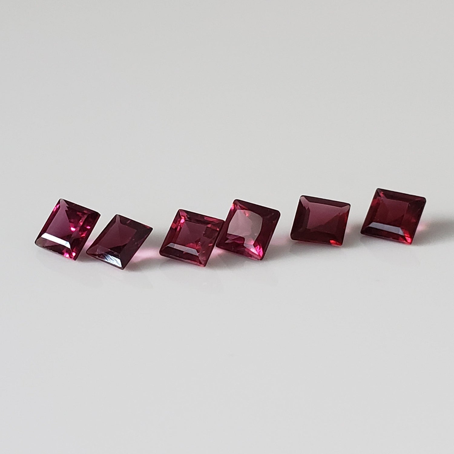 Rhodolite Garnet | 6 Piece Lot | Square Cut | Reddish Purple | 2.6tcw