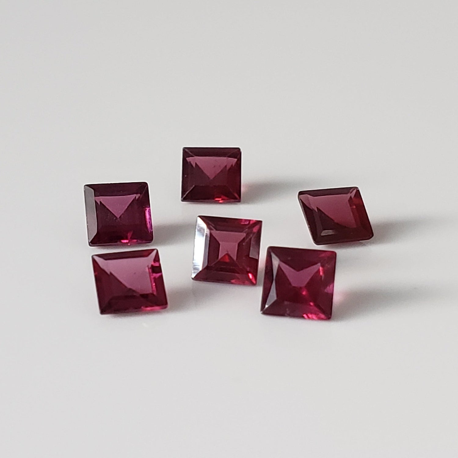 Rhodolite Garnet | 6 Piece Lot | Square Cut | Reddish Purple | 2.6tcw