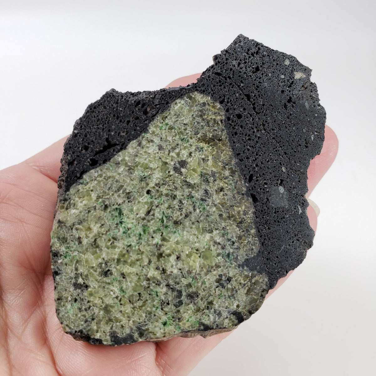  Volcanic rocks olivine bomb 254.5 gr Mt Shadwell volcano rock lava 