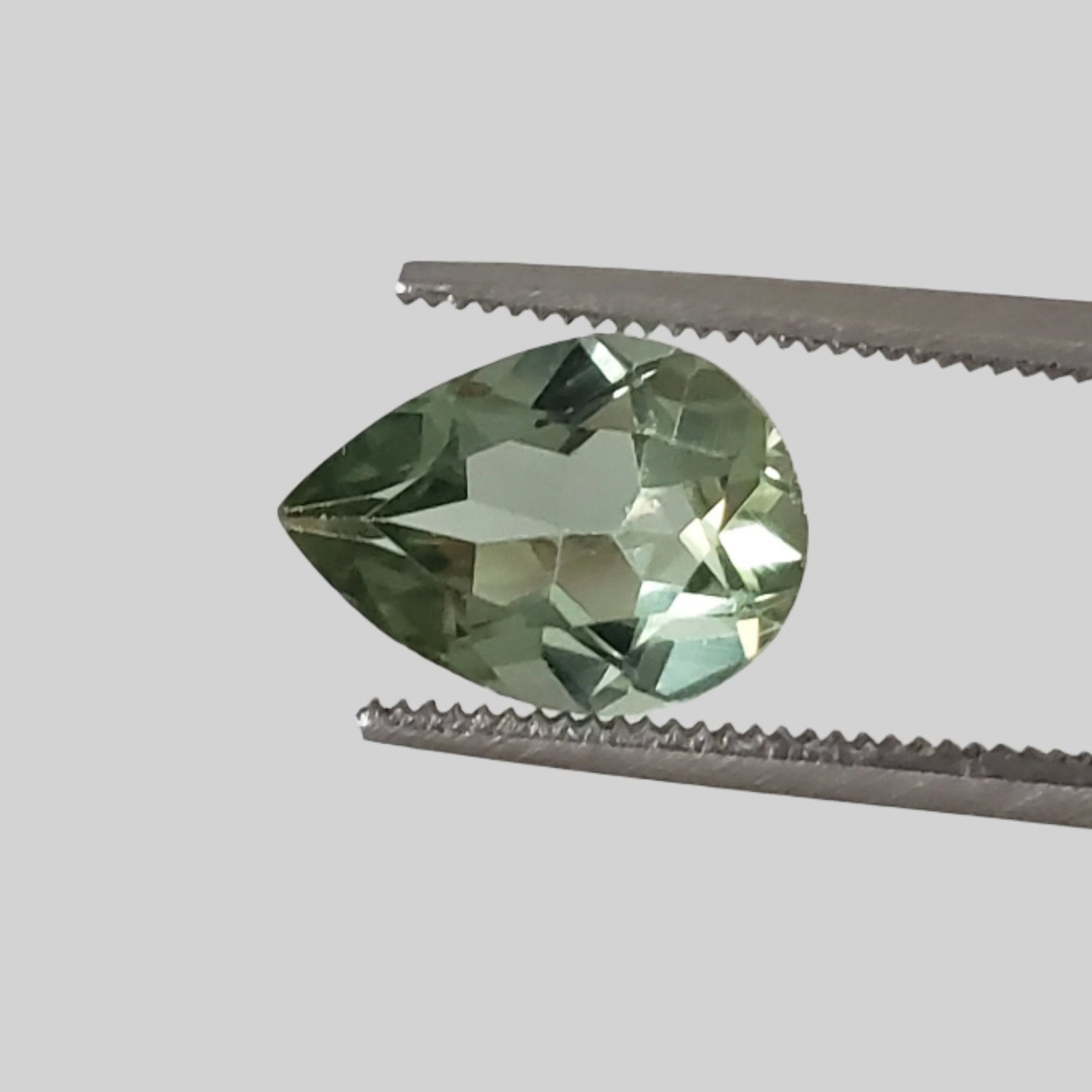  Apatite | Pear Shape Cut | Jungle Green | 10.4x7.4mm 2ct 