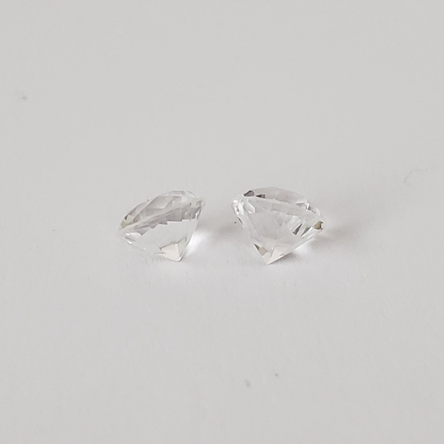  Topaz Pair | Round Cut | White | 5.5mm 