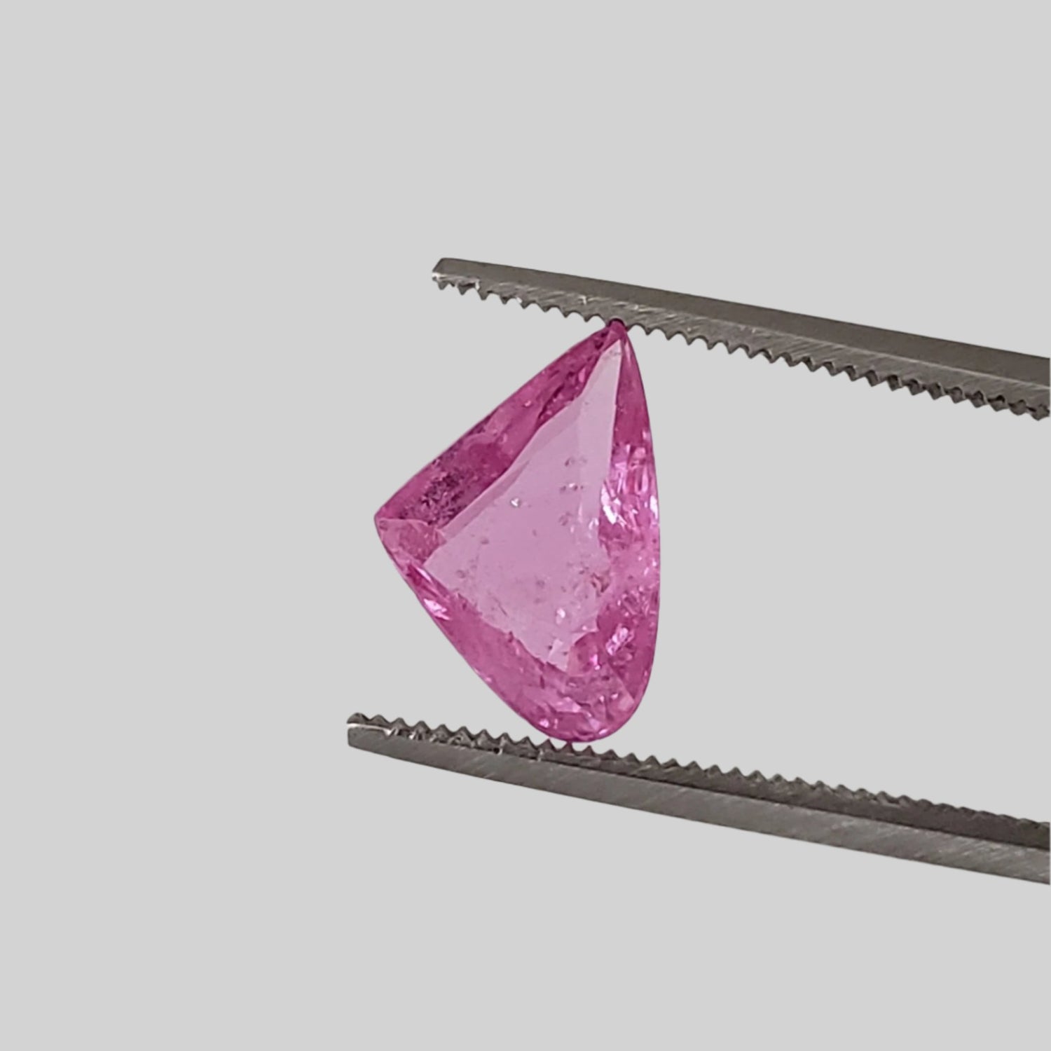 D - Sapphire | Freeform Cut | Pink | 10.5x7.3mm 2.1ct