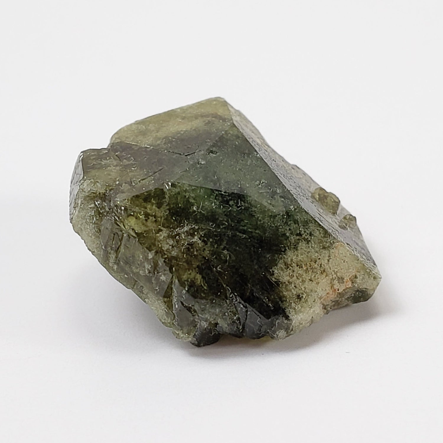 Cristal de tourmaline Uvite rare | Vert naturel avec magnésite | 4,4 grammes | Brumado, Bahia, Brésil