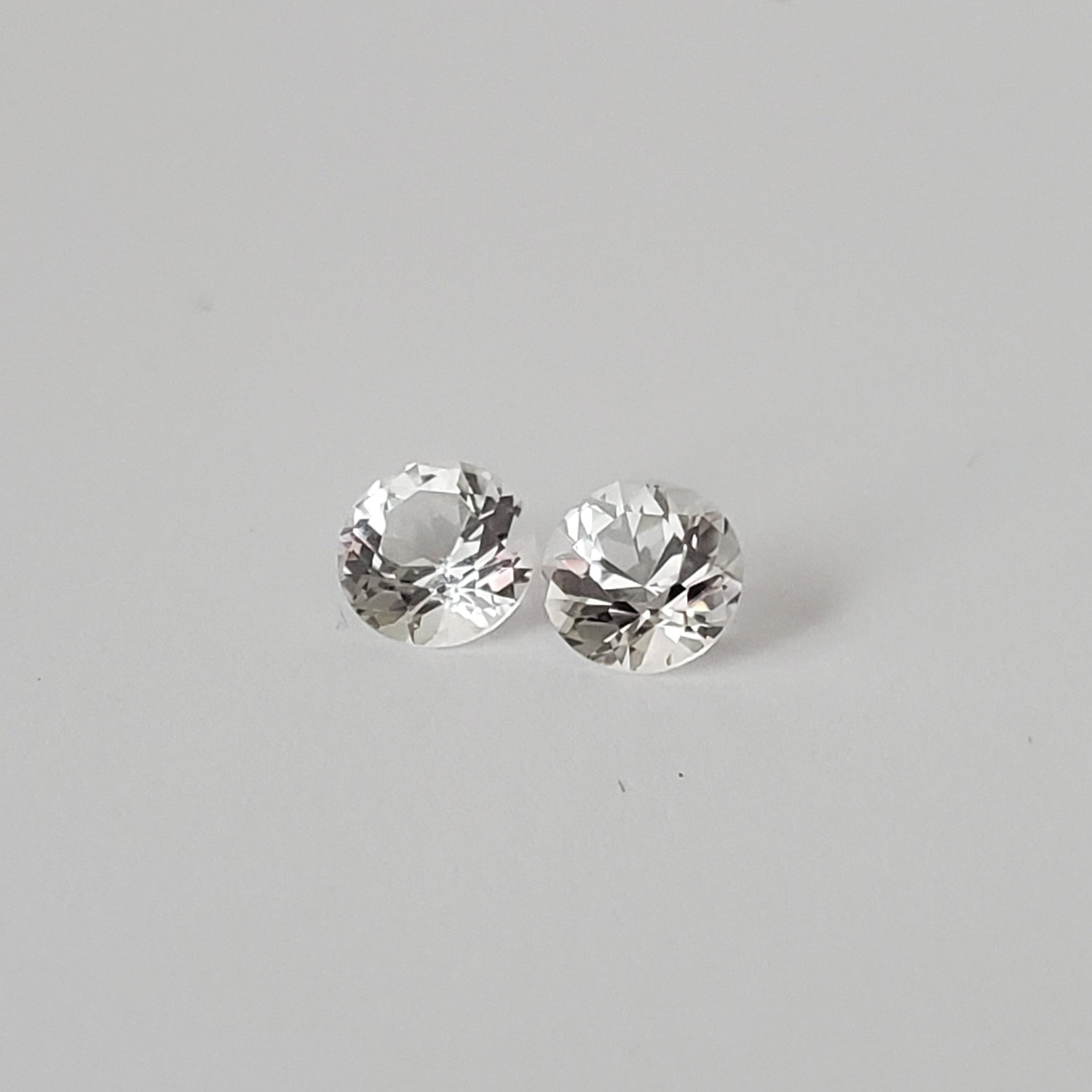  Topaz Pair | Round Cut | White | 5.5mm 