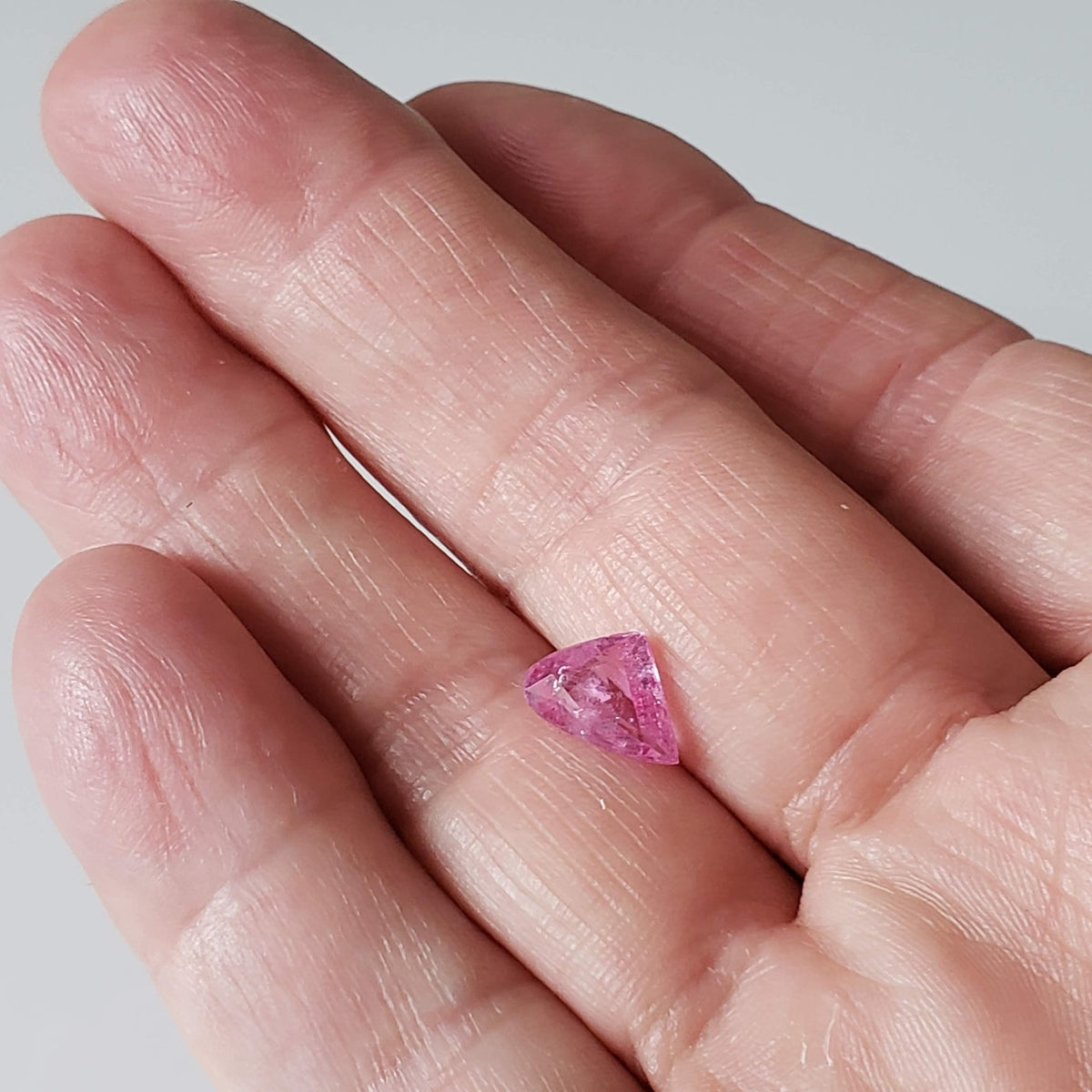   Sapphire | Freeform Cut | Pink | 10.5x7.3mm 2.1ct 