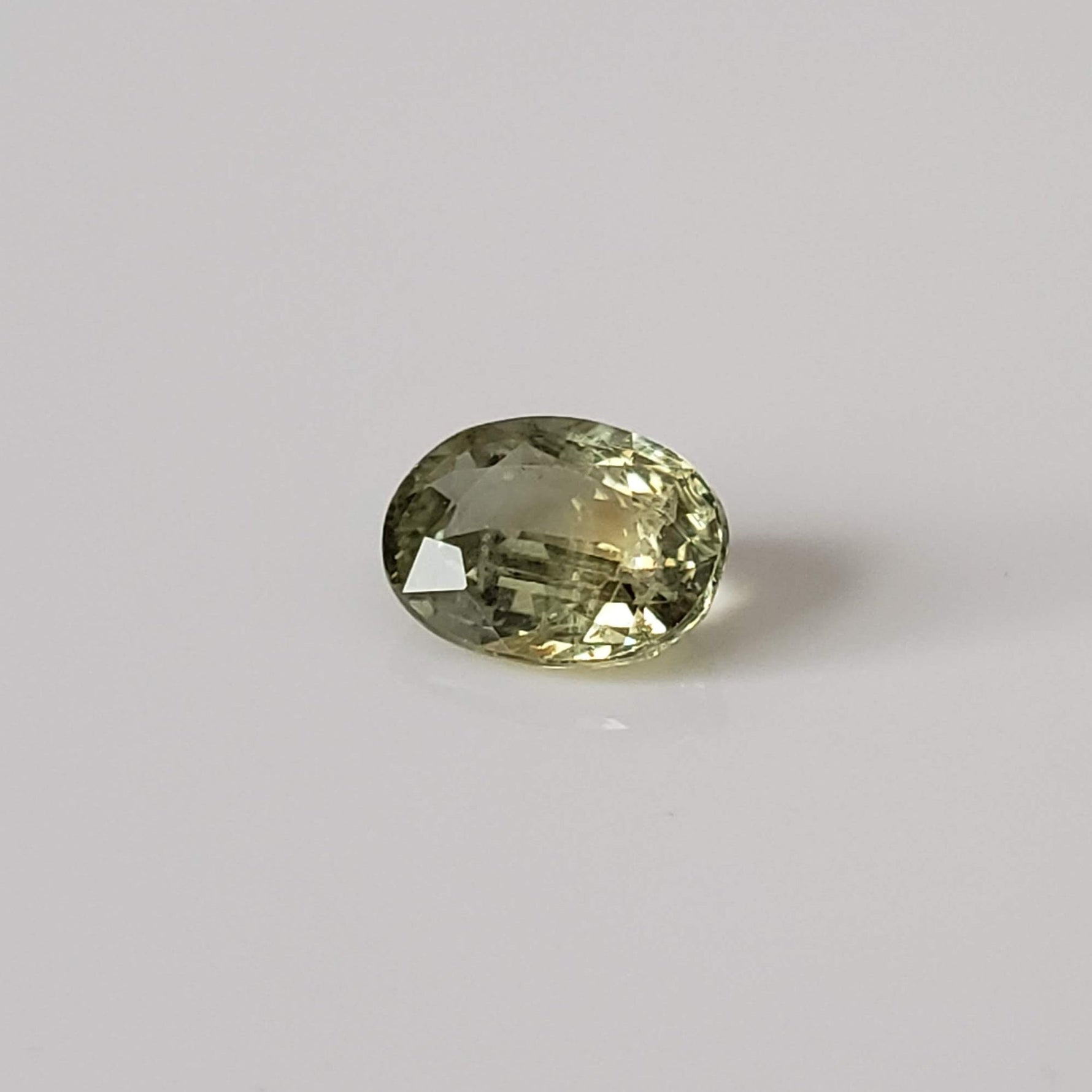 Sapphire | Oval Cut | Lime Green | 8.8x6.8mm 2.15ct | Africa 4