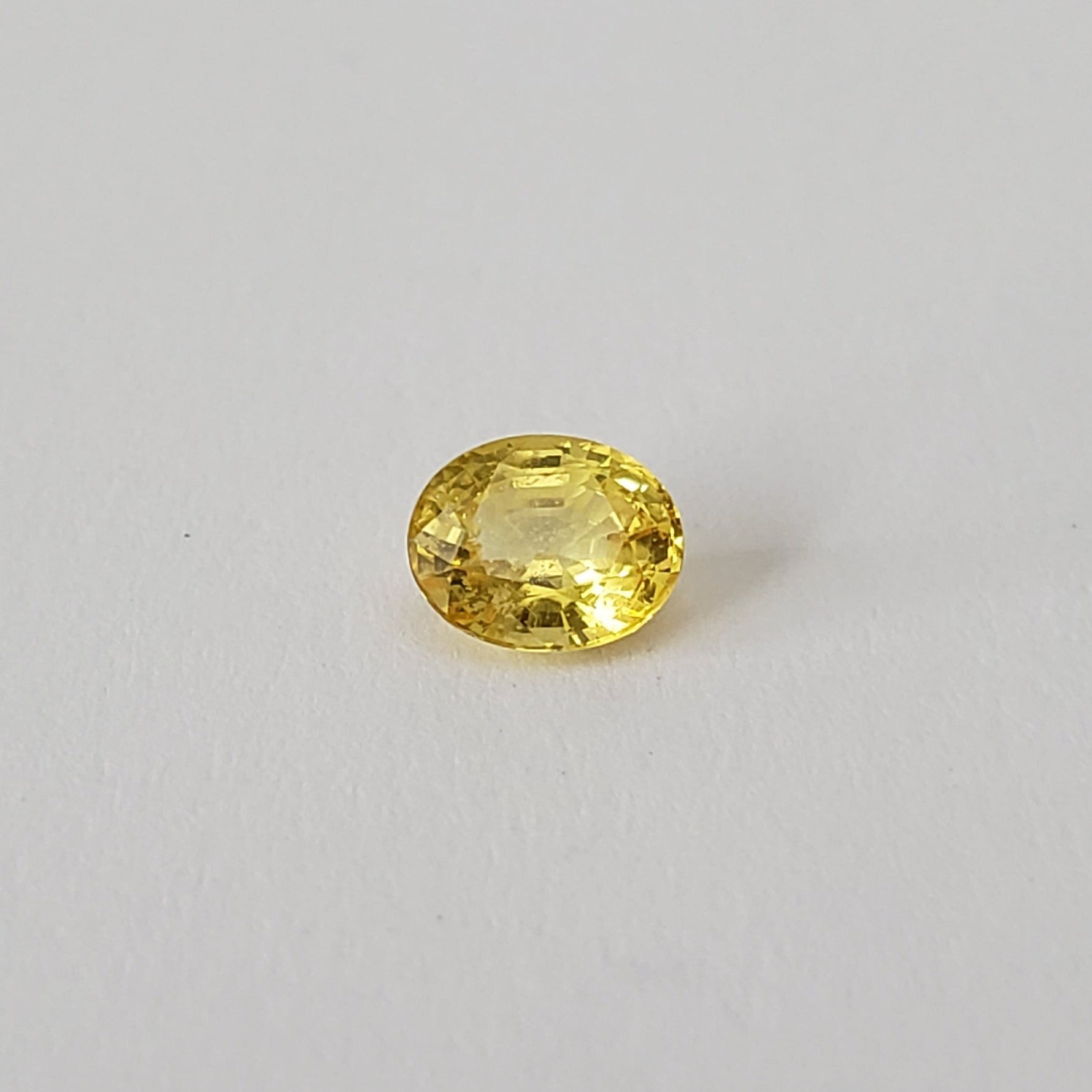Sapphire | Oval Cut | Yellow | 5.5x4.5mm 0.7ct