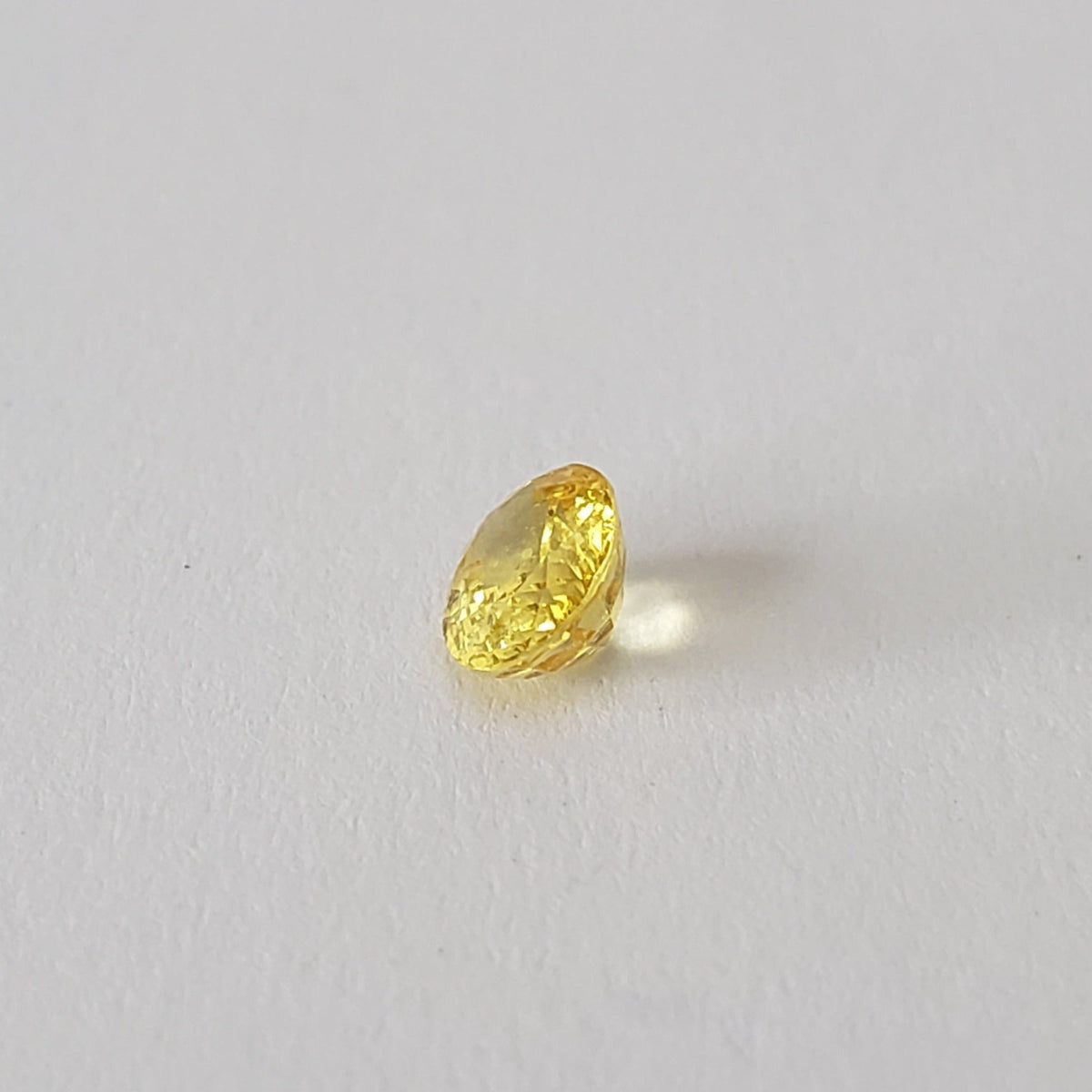 Sapphire | Oval Cut | Yellow | 5.5x4.5mm 0.7ct