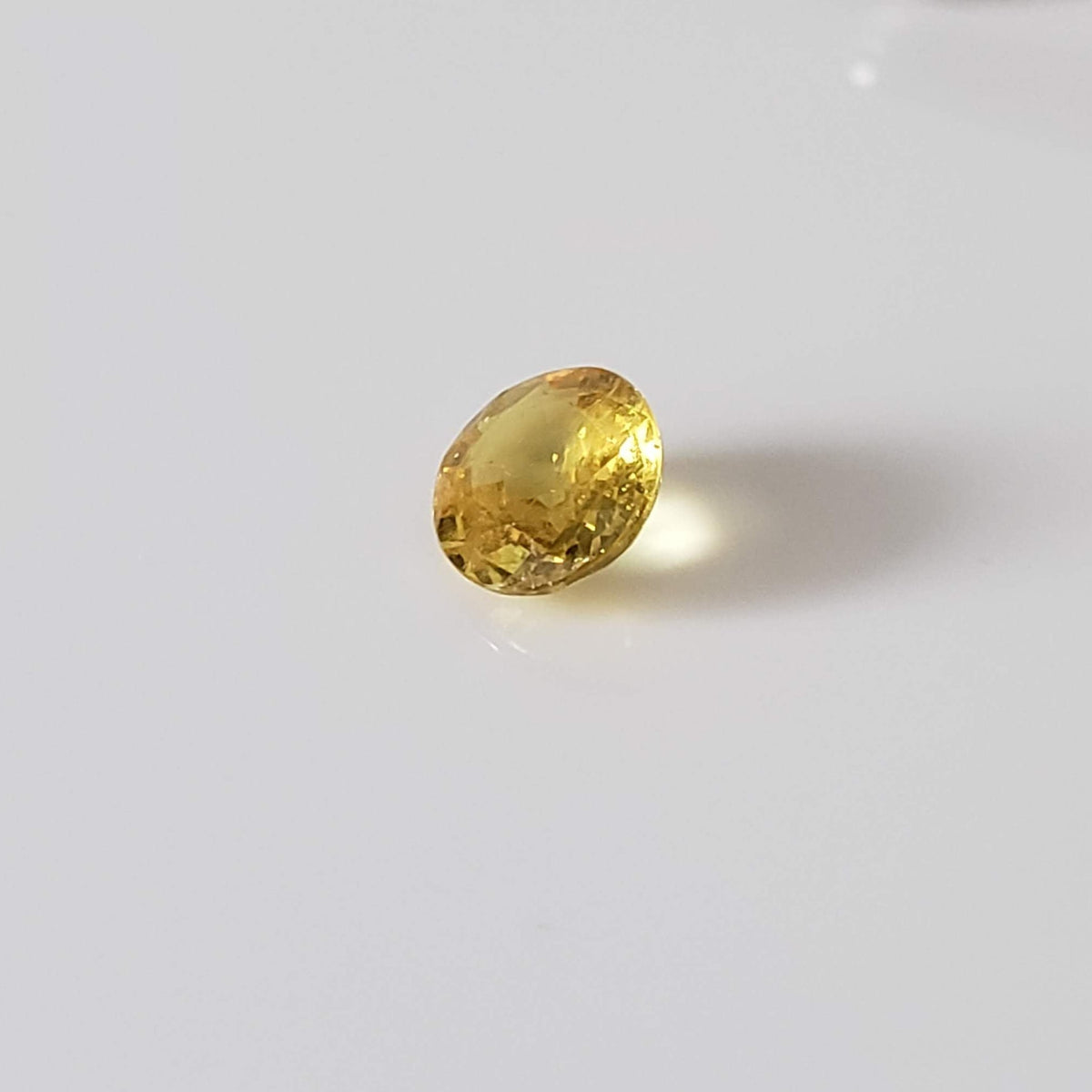 Sapphire | Oval Cut | Yellow | 5.8x4.8mm 0.64ct 5