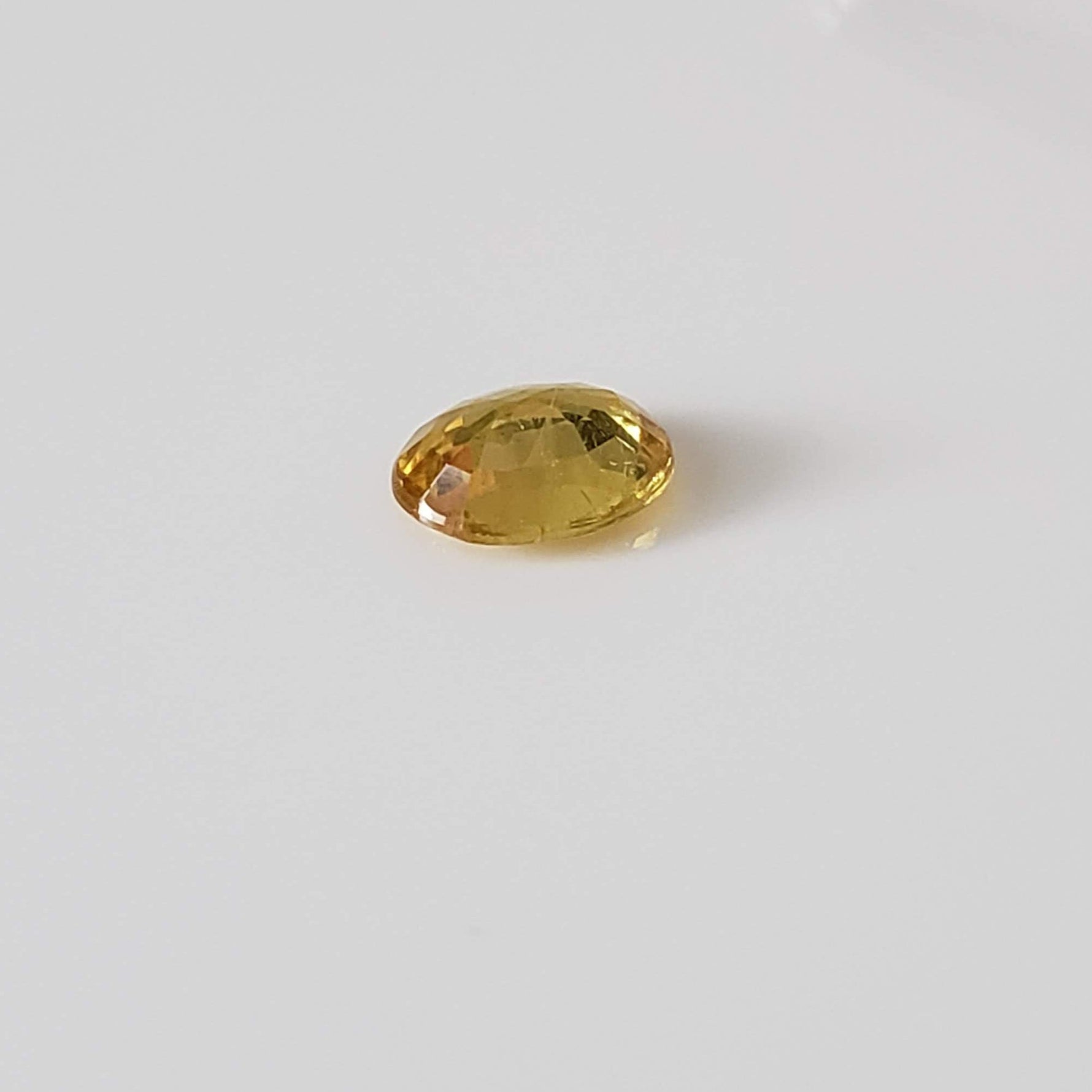 Sapphire | Oval Cut | Yellow | 5.8x4.8mm 0.64ct 6