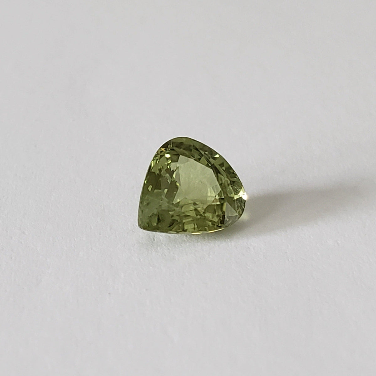 Sapphire | Pear Shape Cut | Lime Green | 8.5x7.5mm 2.1ct