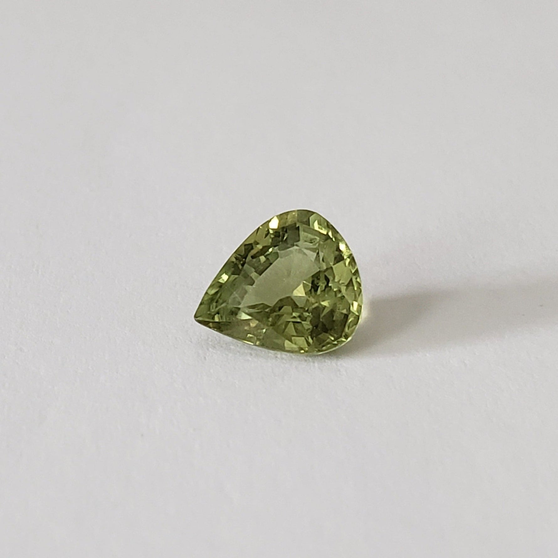 Sapphire | Pear Shape Cut | Lime Green | 8.5x7.5mm 2.1ct