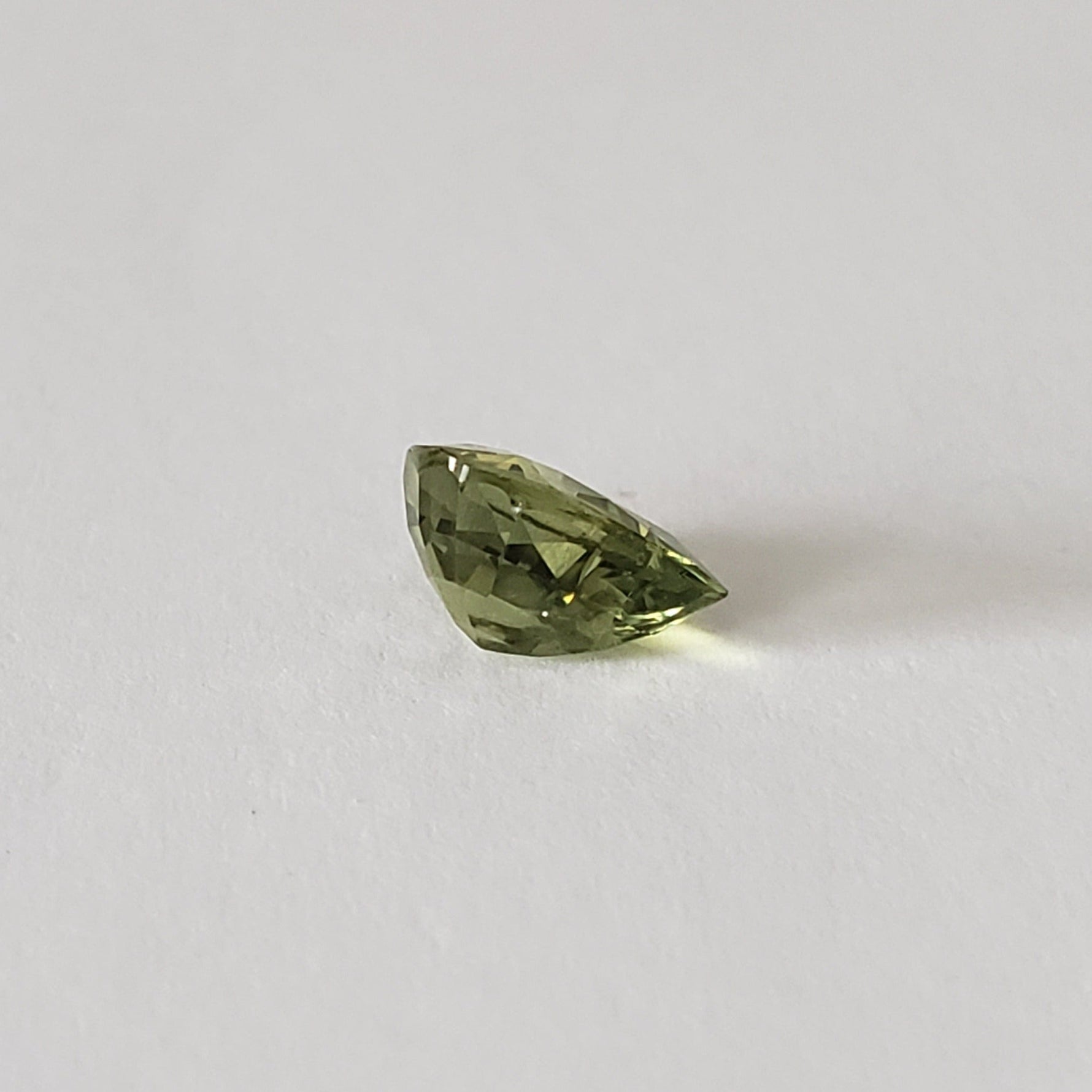 Sapphire | Pear Shape Cut | Lime Green | 8.5x7.5mm 2.1ct